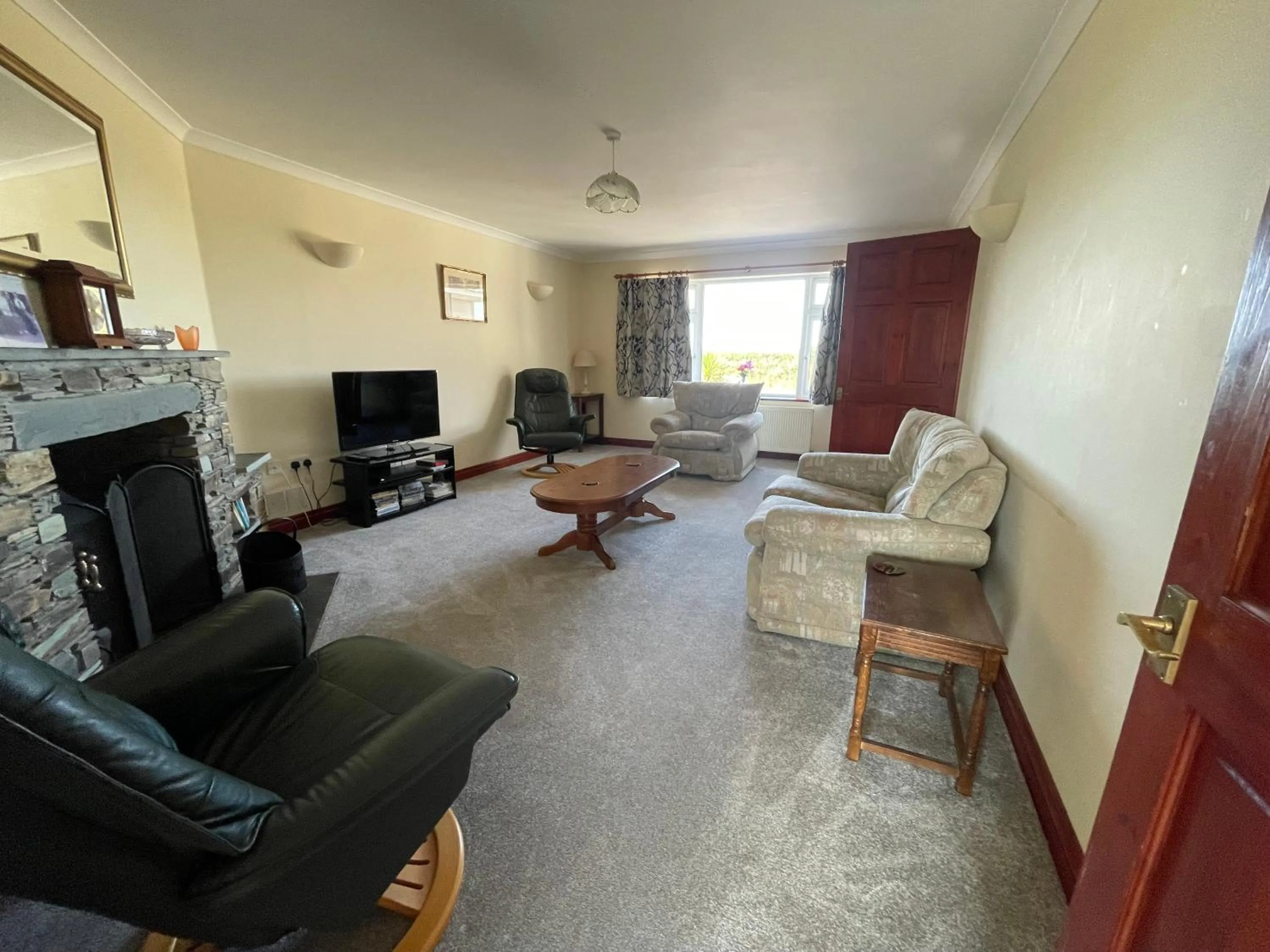 Living room in The Barn-family getaway - Nr Port Isaac