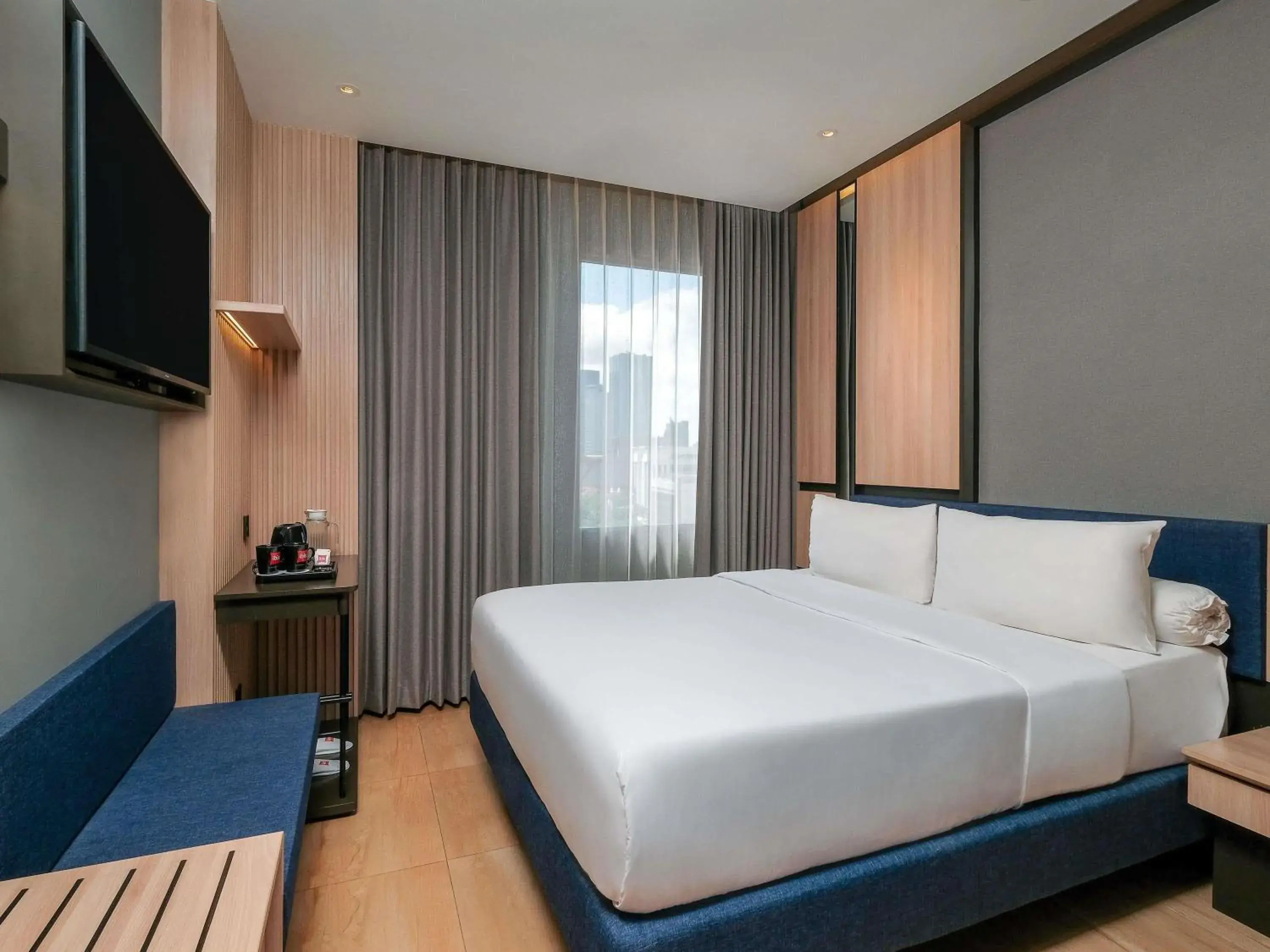 Property building, Bed in ibis Surabaya Tidar Property building, Bed in ibis Surabaya Tidar