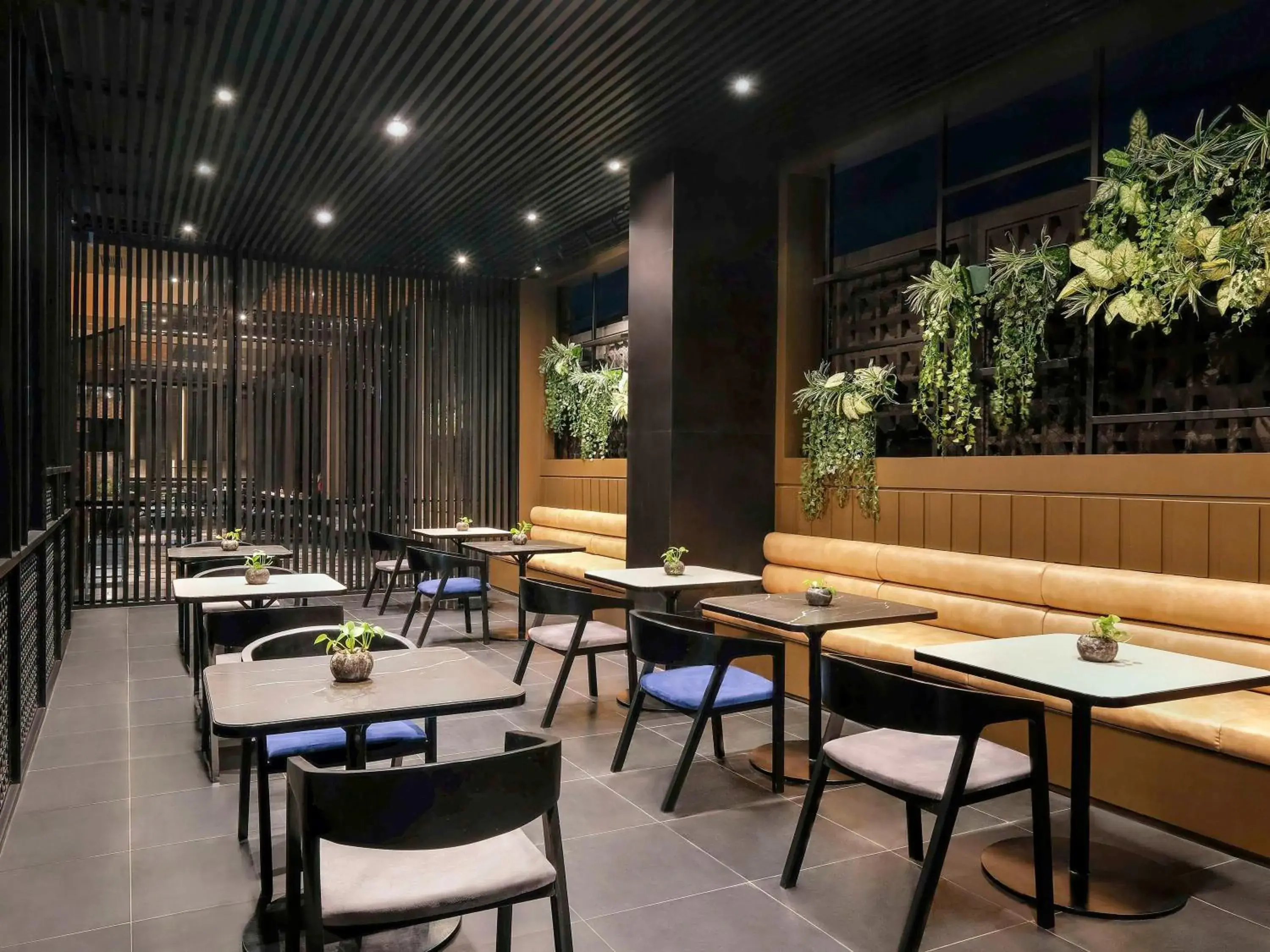 Restaurant/places to eat in ibis Surabaya Tidar Restaurant/places to eat in ibis Surabaya Tidar