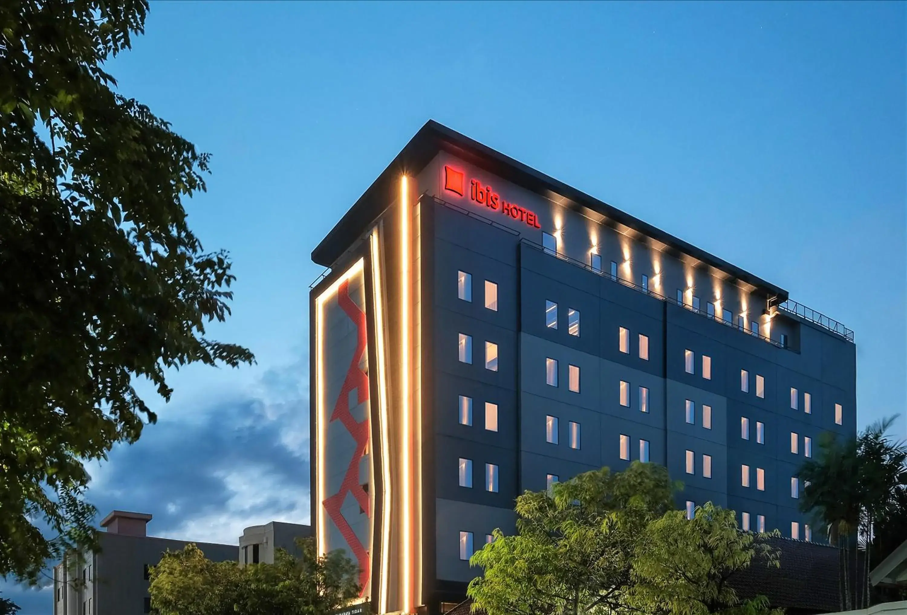 Property building in ibis Surabaya Tidar Property building in ibis Surabaya Tidar