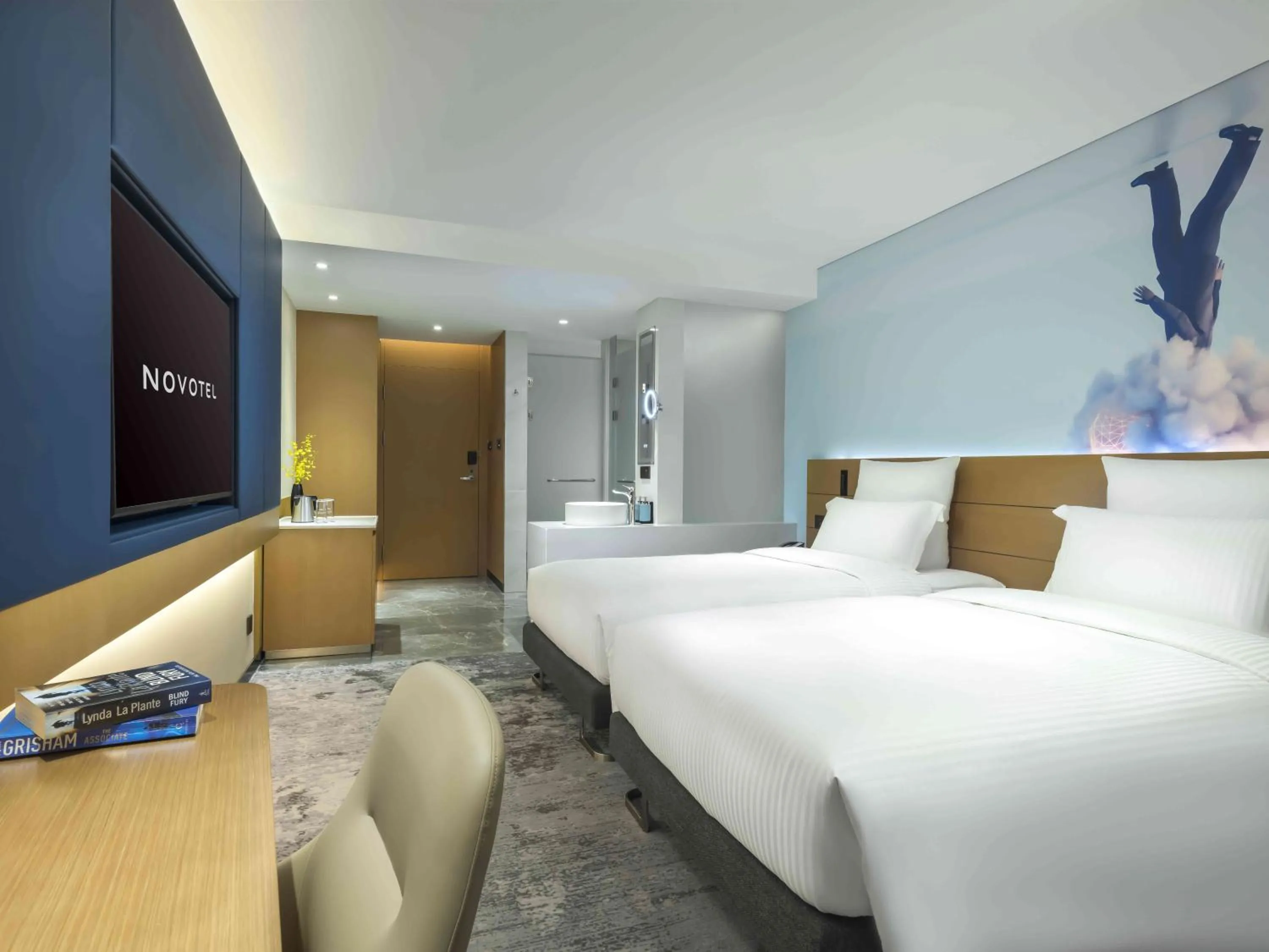 Photo of the whole room, Bed in Novotel Guangzhou Baiyun Airport - Canton Fair Free Shuttle Bus & Official Registration Agency