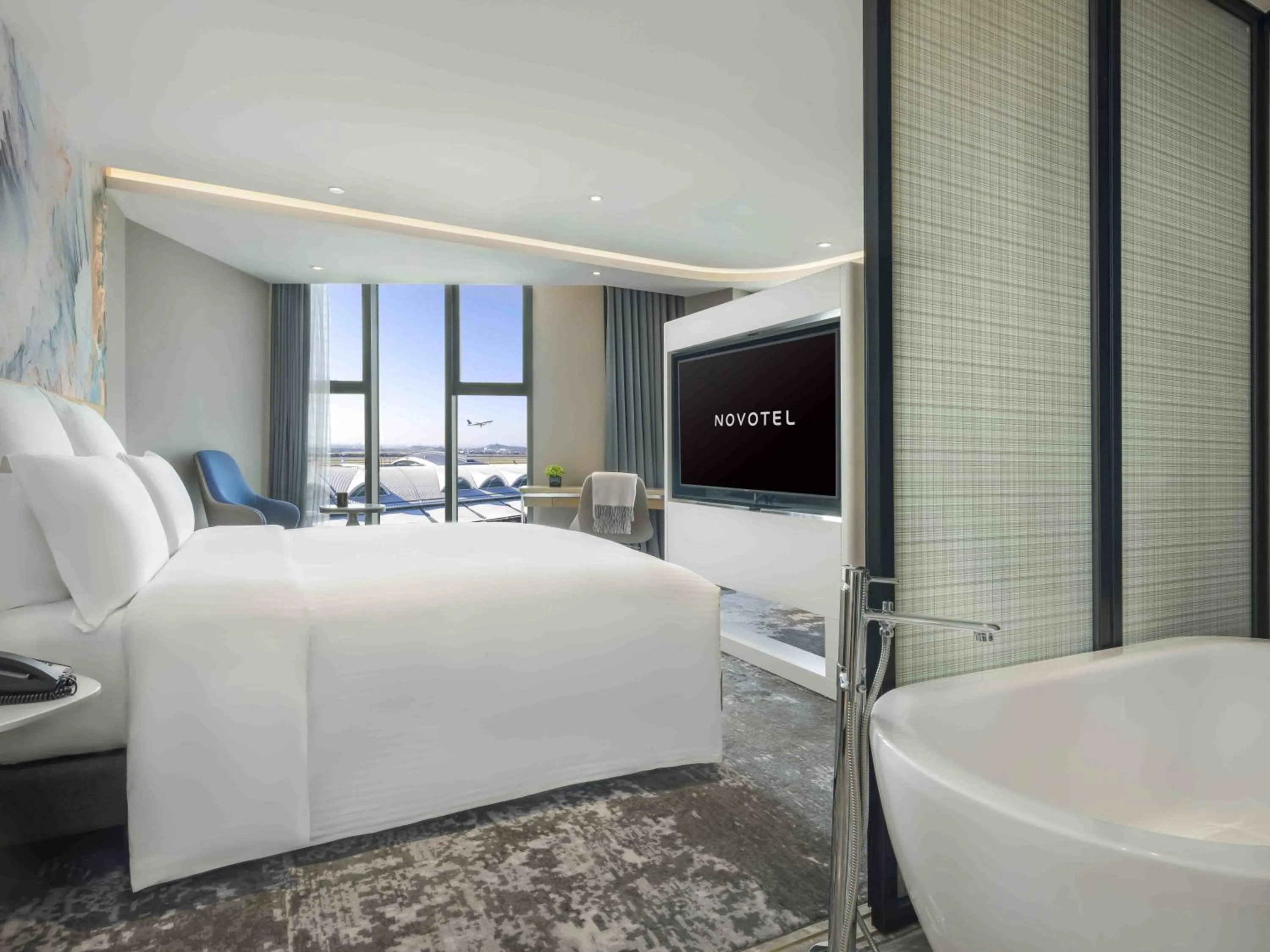 Photo of the whole room, Bed in Novotel Guangzhou Baiyun Airport - Canton Fair Free Shuttle Bus & Official Registration Agency