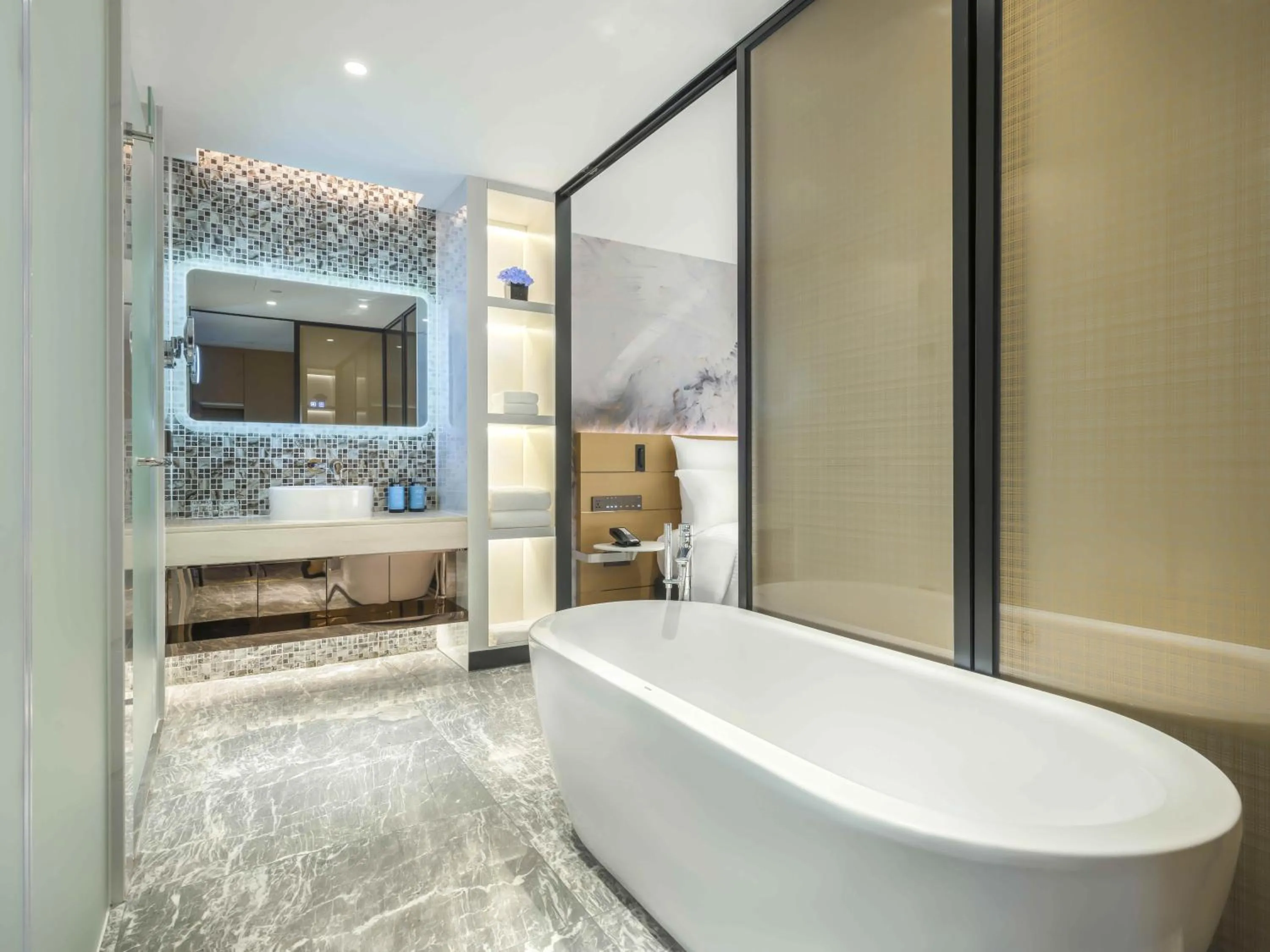 Bathroom in Novotel Guangzhou Baiyun Airport - Canton Fair Free Shuttle Bus & Official Registration Agency