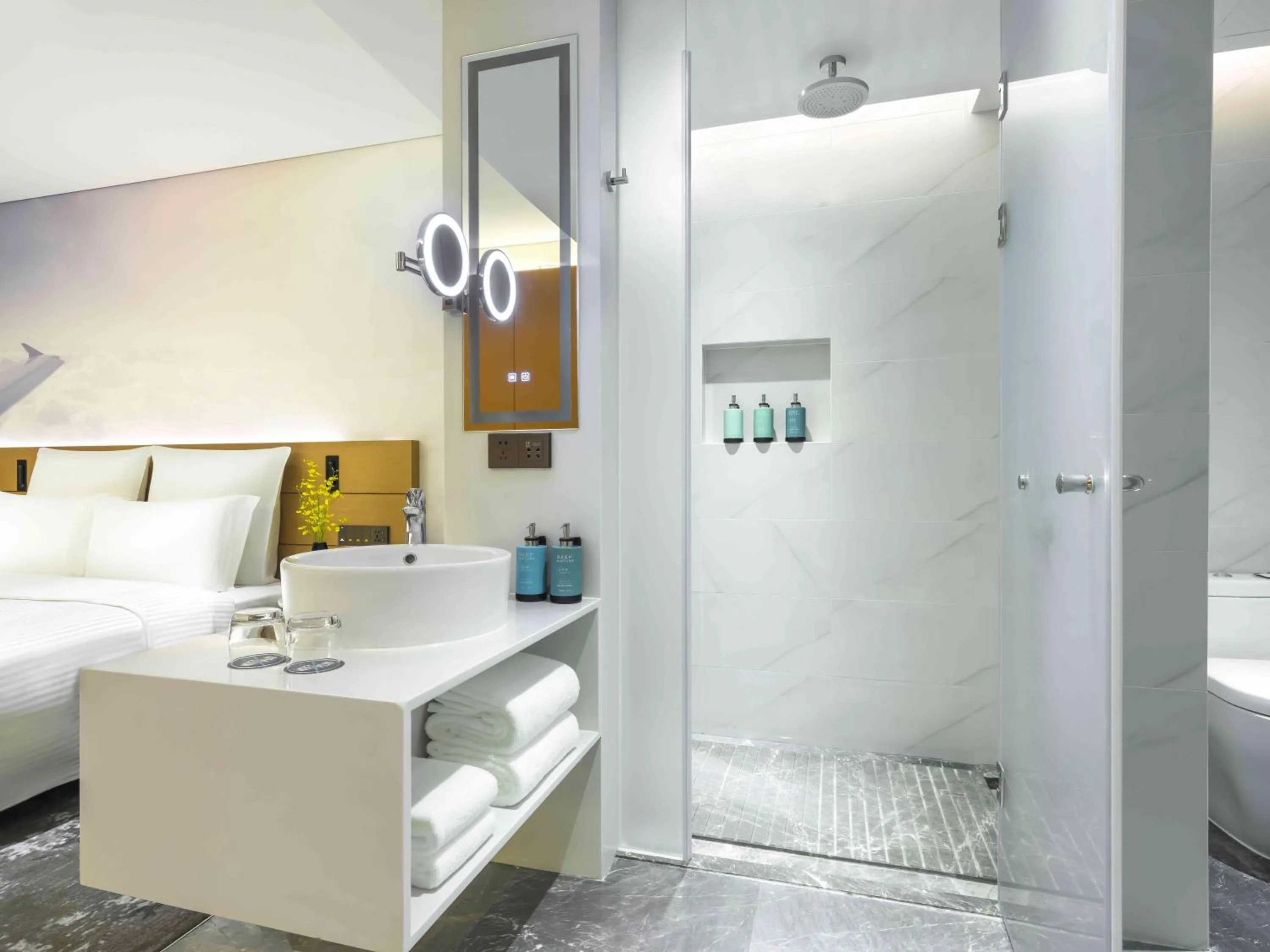 Shower in Novotel Guangzhou Baiyun Airport - Canton Fair Free Shuttle Bus & Official Registration Agency
