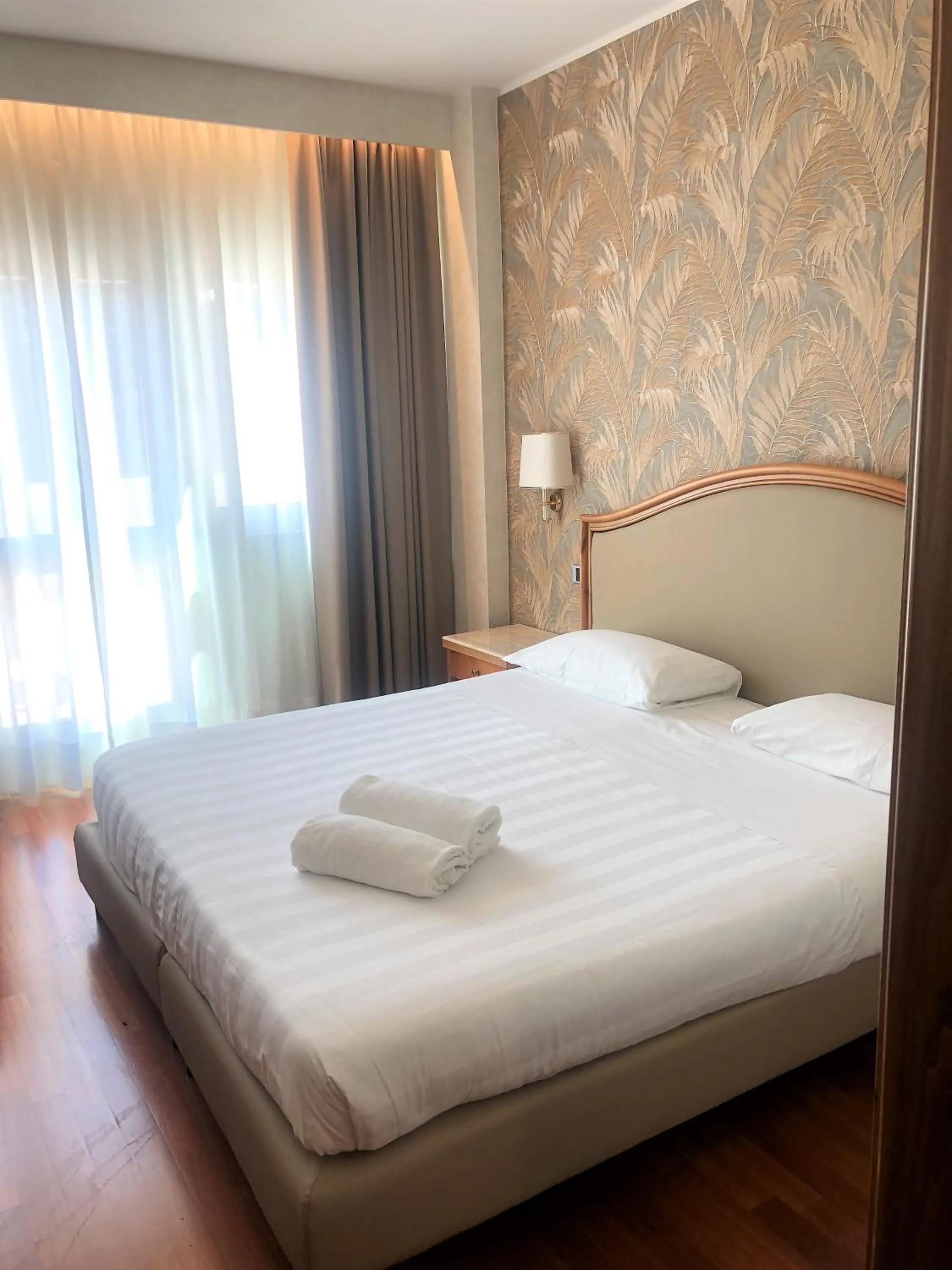 Photo of the whole room, Bed in Perugia Plaza Hotel