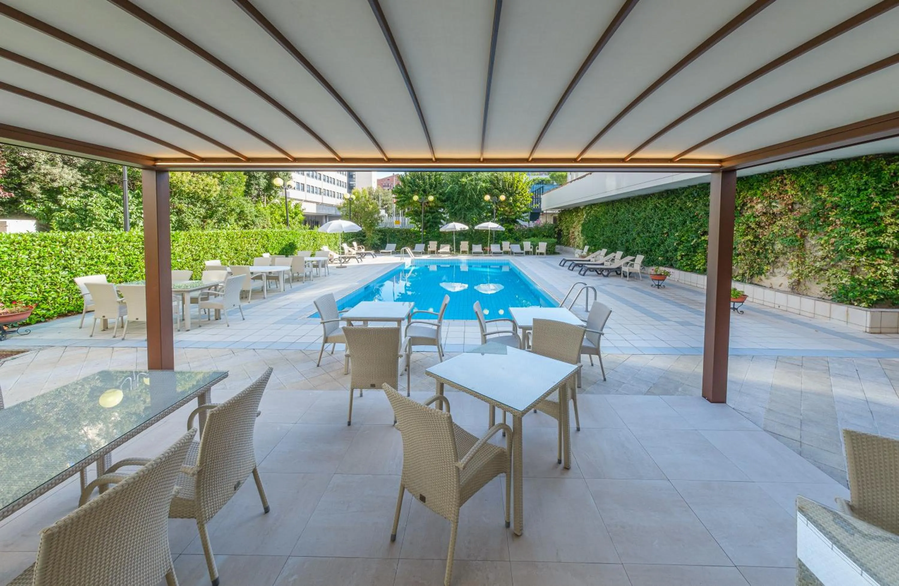 Patio in Perugia Plaza Hotel