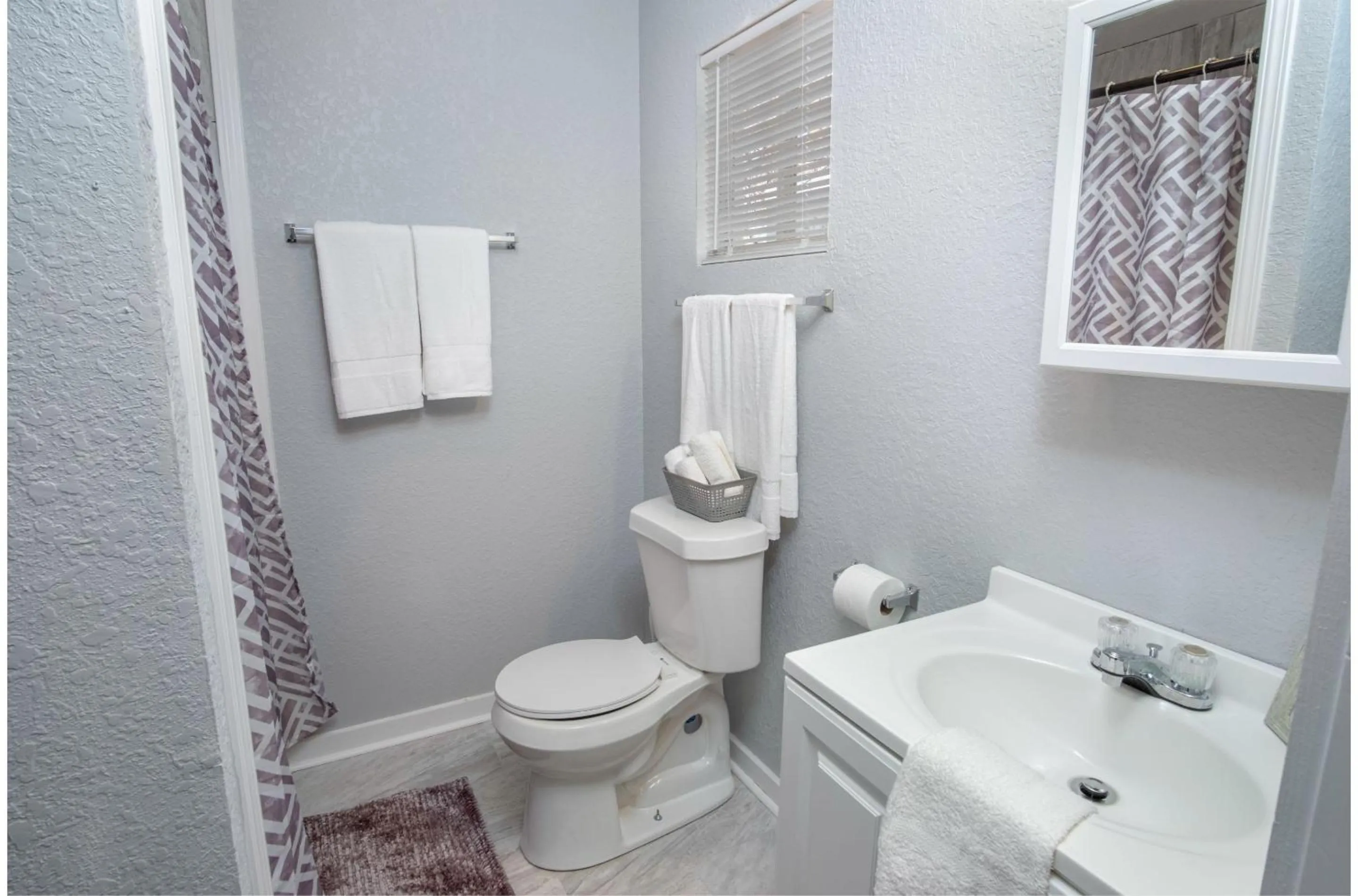 Bathroom in Wonderful 3 BR 2 BA Near Downtown