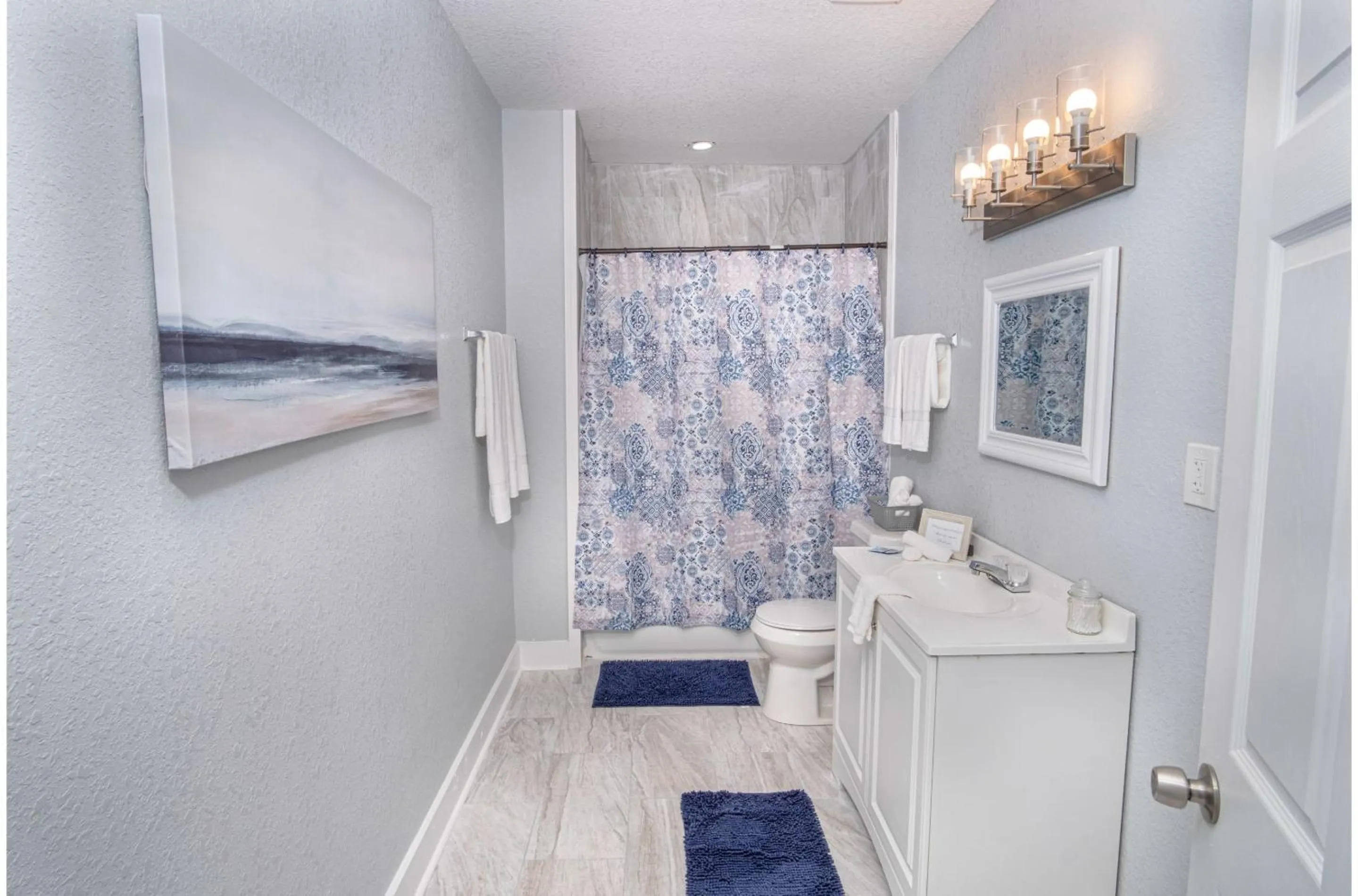 Bathroom in Wonderful 3 BR 2 BA Near Downtown