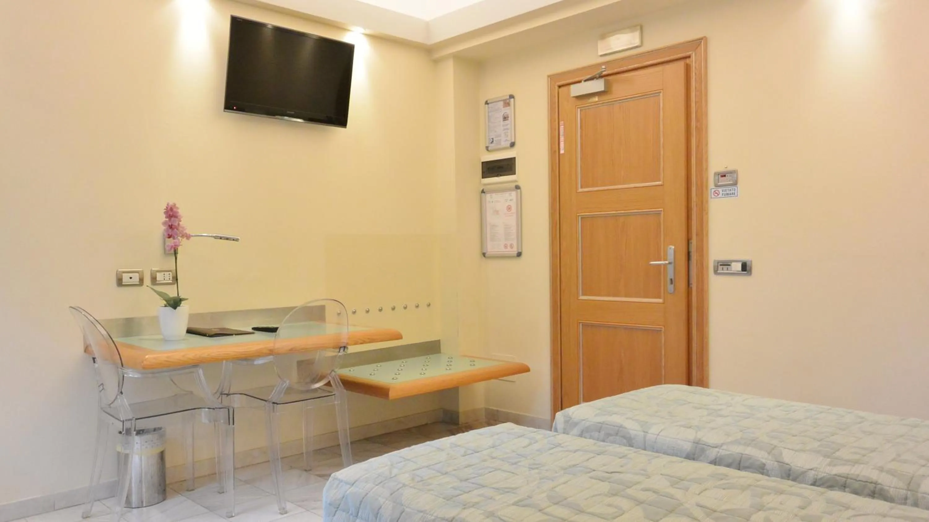 Photo of the whole room, Bed in Hotel Sempione