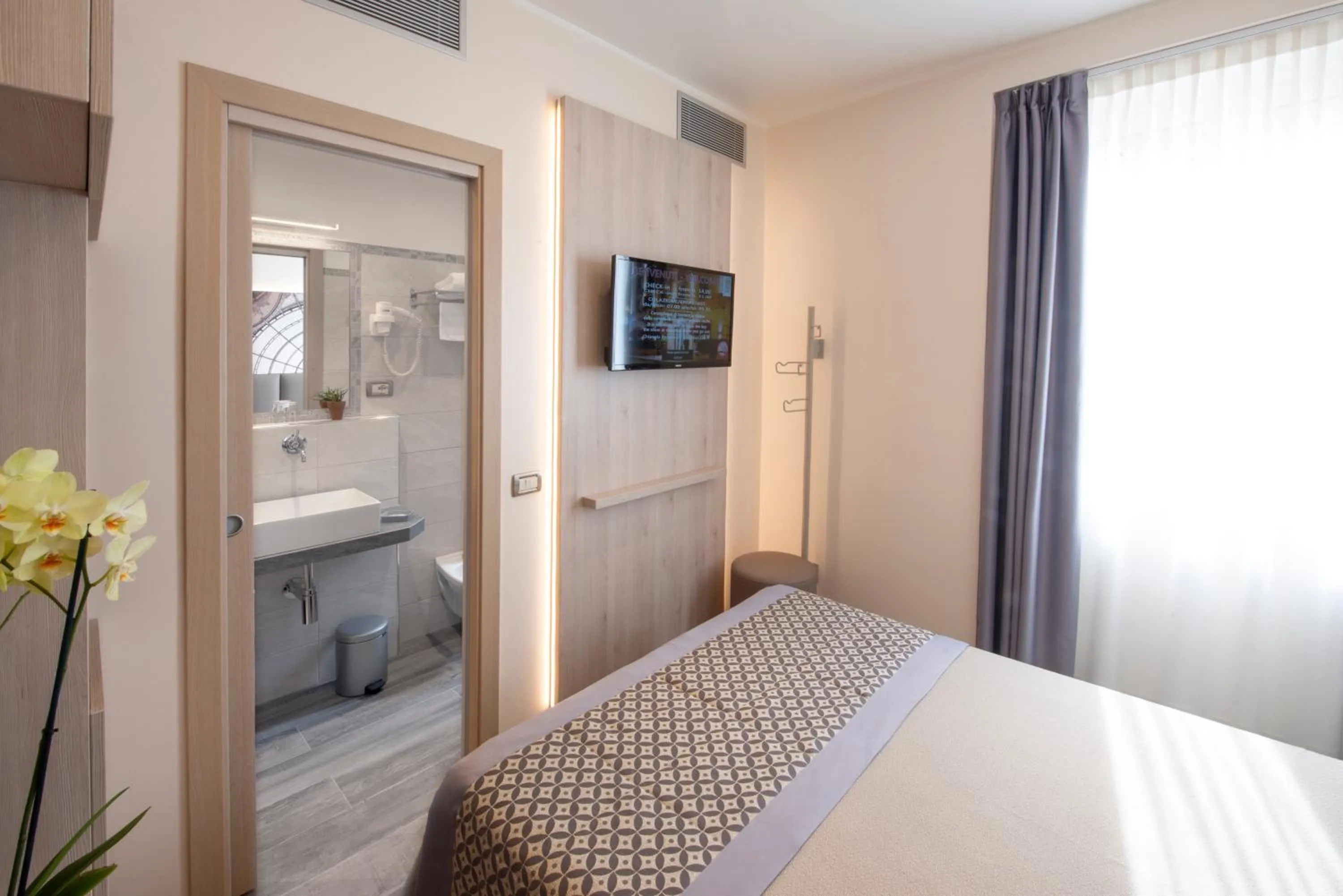 Bedroom, Bed in Hotel Sempione