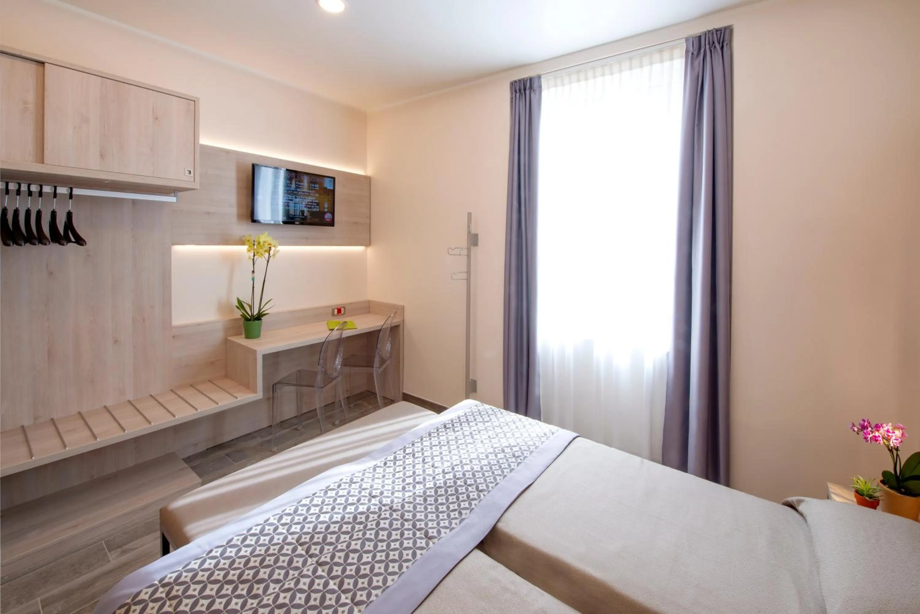 Bedroom, Bed in Hotel Sempione