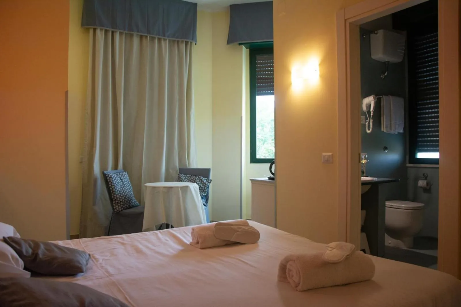 Bedroom, Bed in Capodichino International Hotel