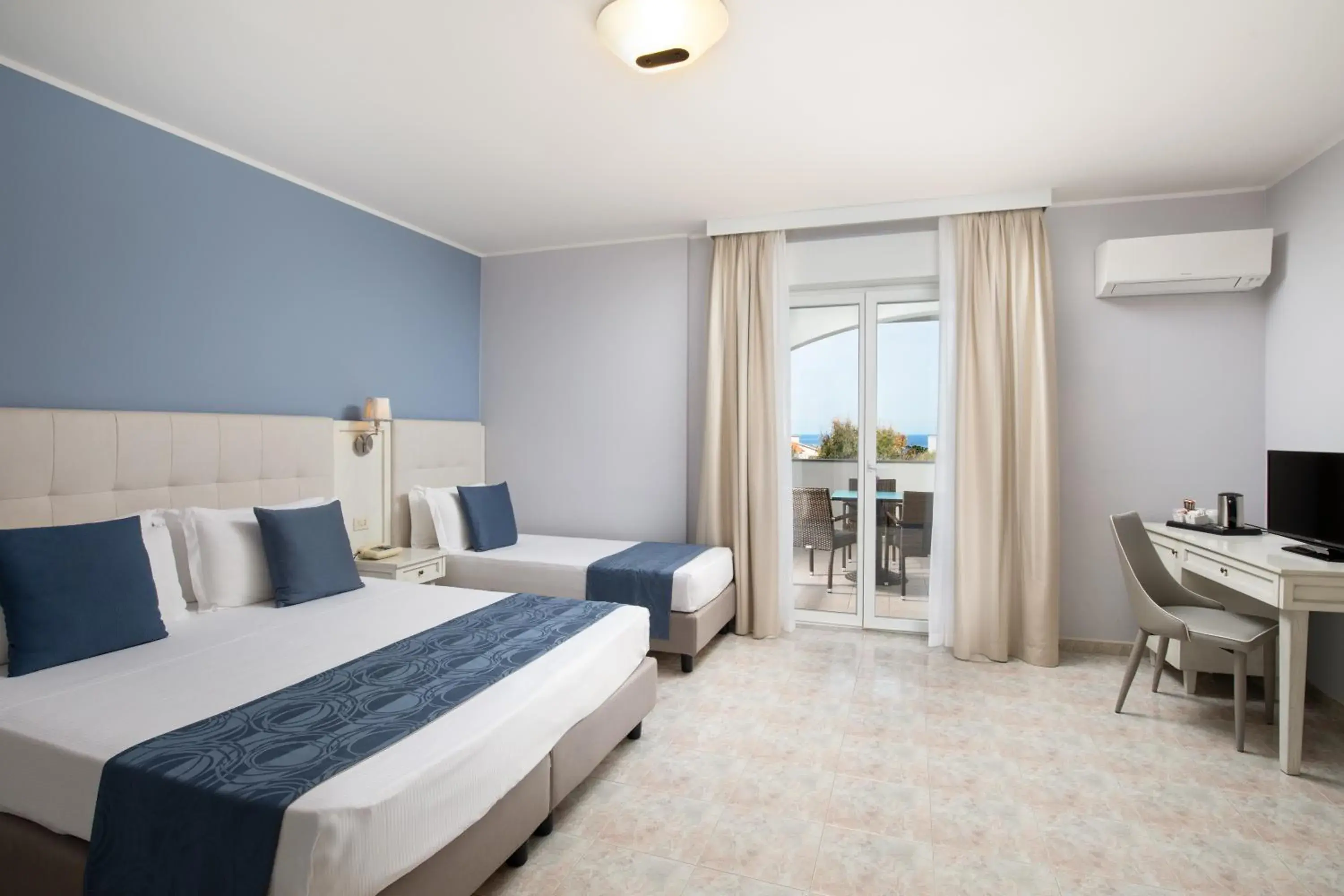 Bedroom, Bed in Hotel Rosa dei Venti Bedroom, Bed in Hotel Rosa dei Venti