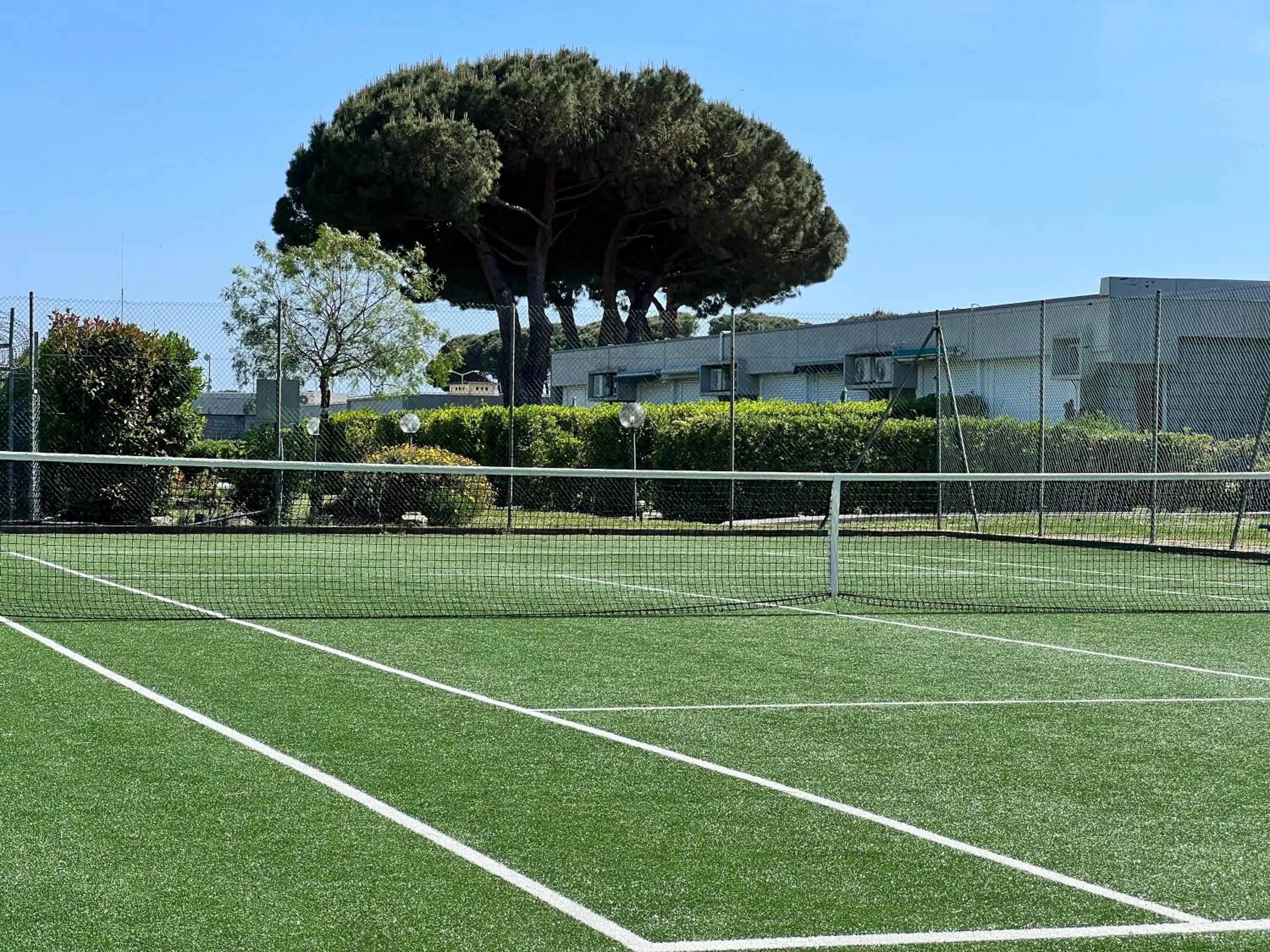 Tennis court in Aviotel Residence