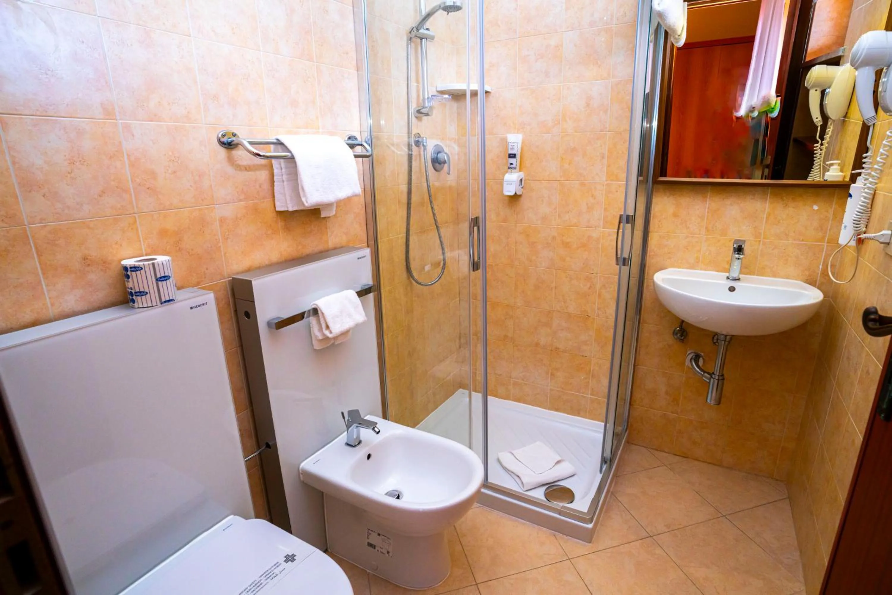 Bathroom in Hotel Regent