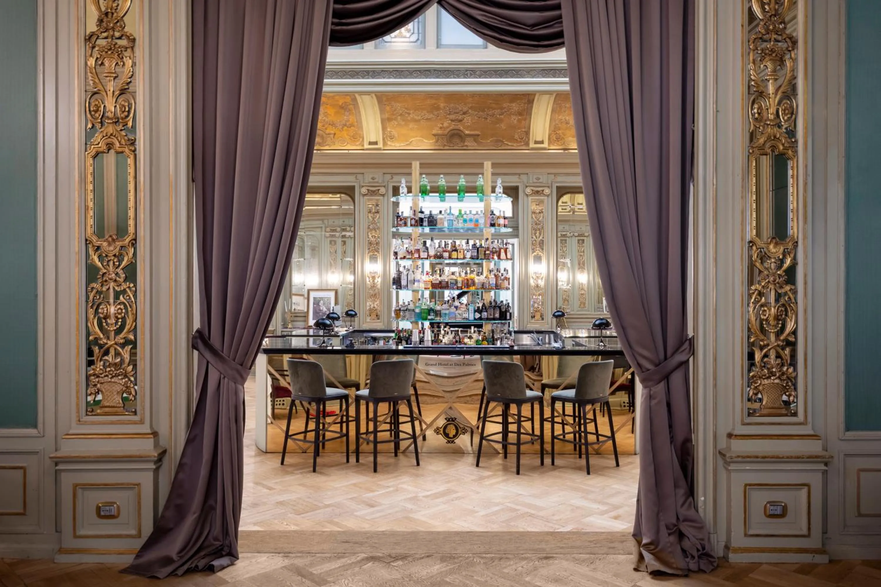 Lounge or bar in Grand Hotel Et Des Palmes