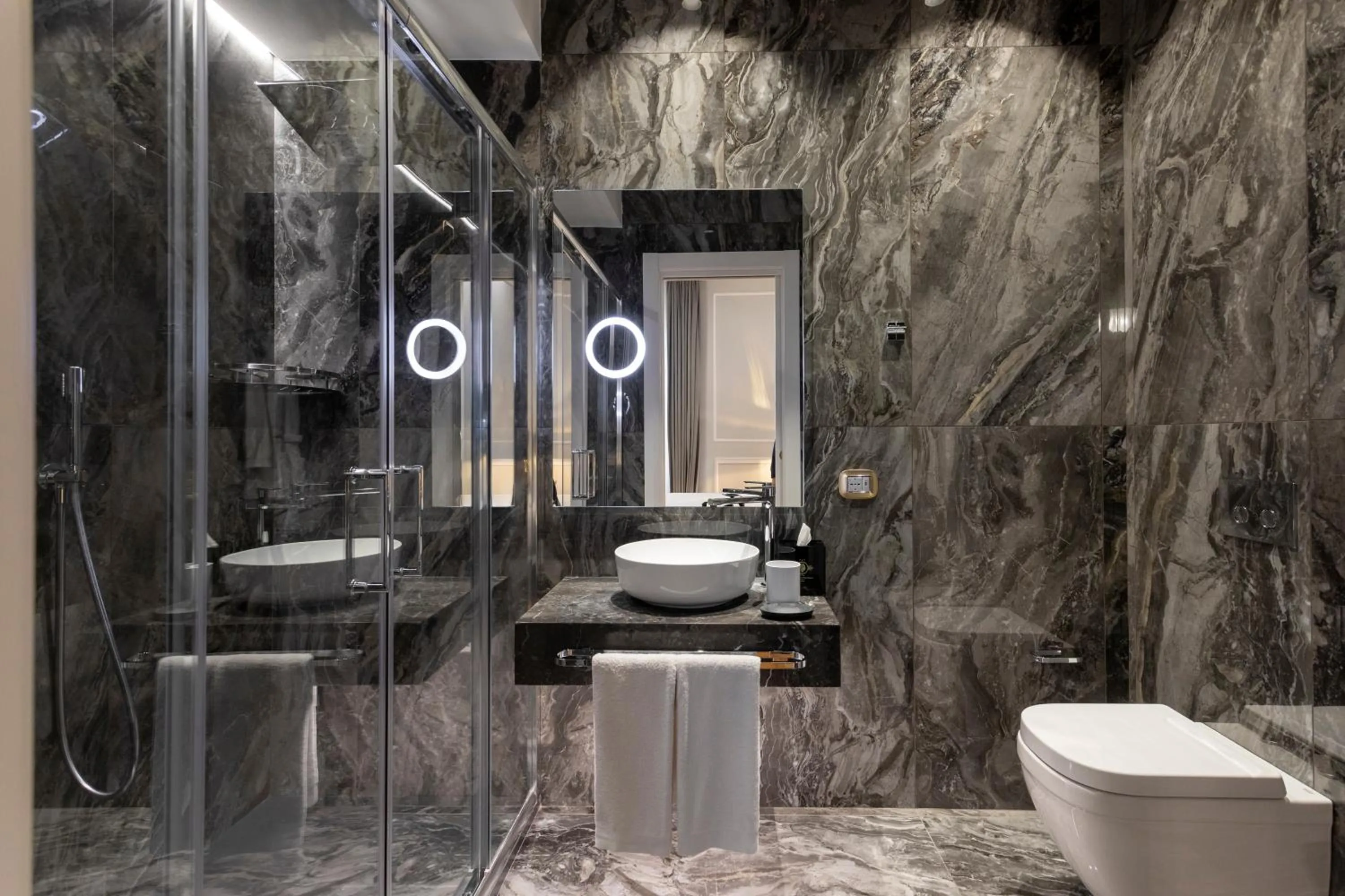 Bathroom in Grand Hotel Et Des Palmes