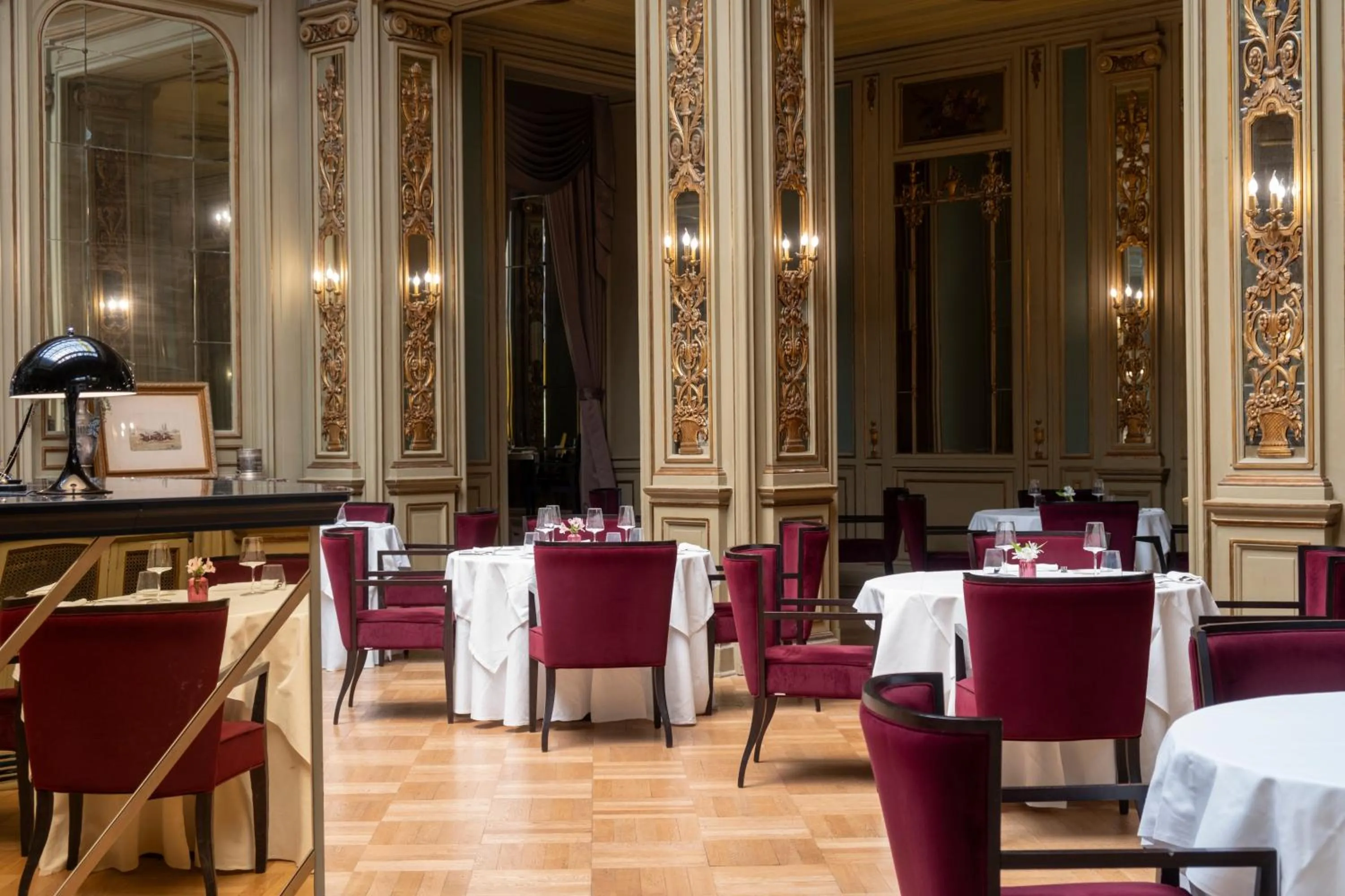 Restaurant/places to eat in Grand Hotel Et Des Palmes