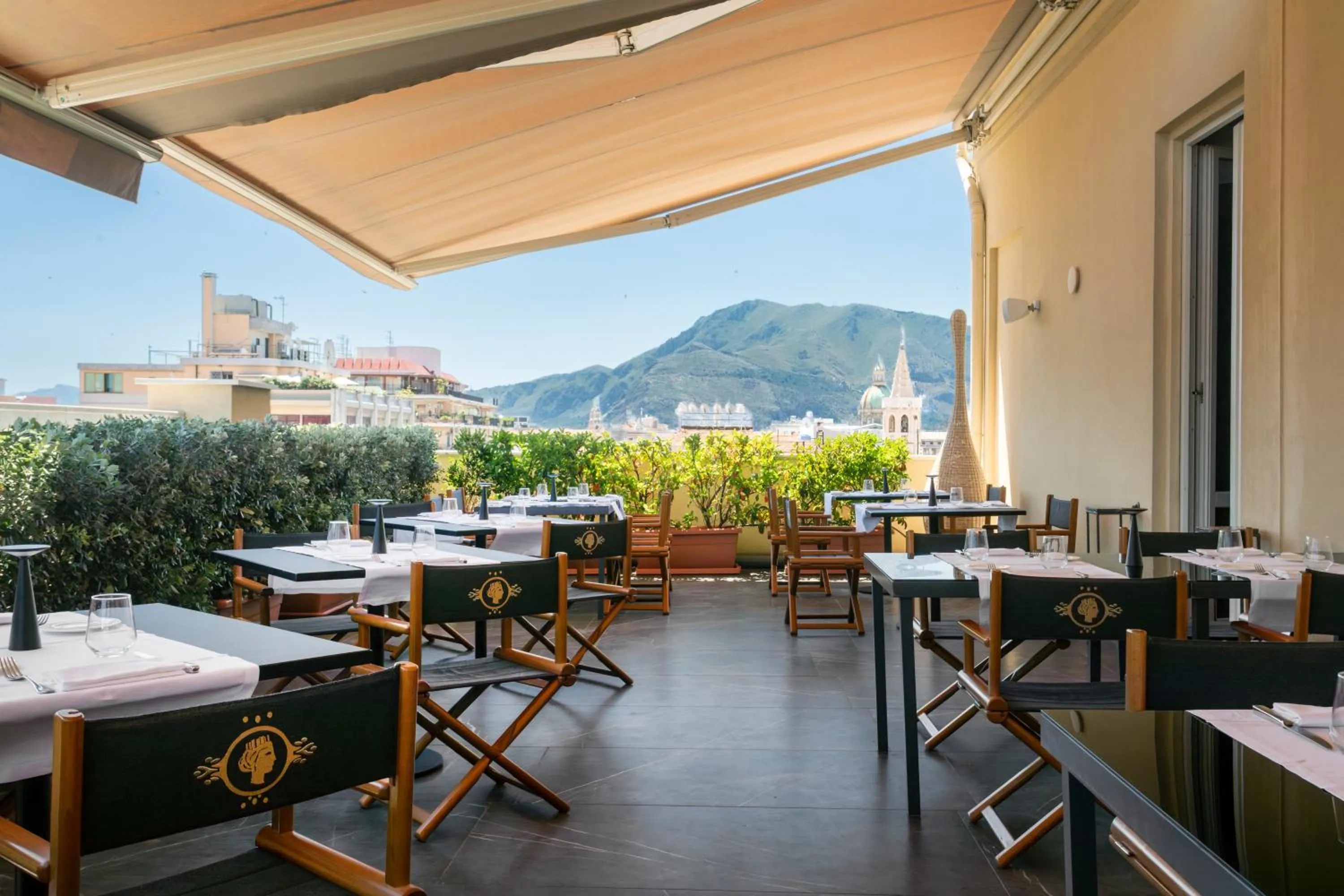 Restaurant/places to eat in Grand Hotel Et Des Palmes