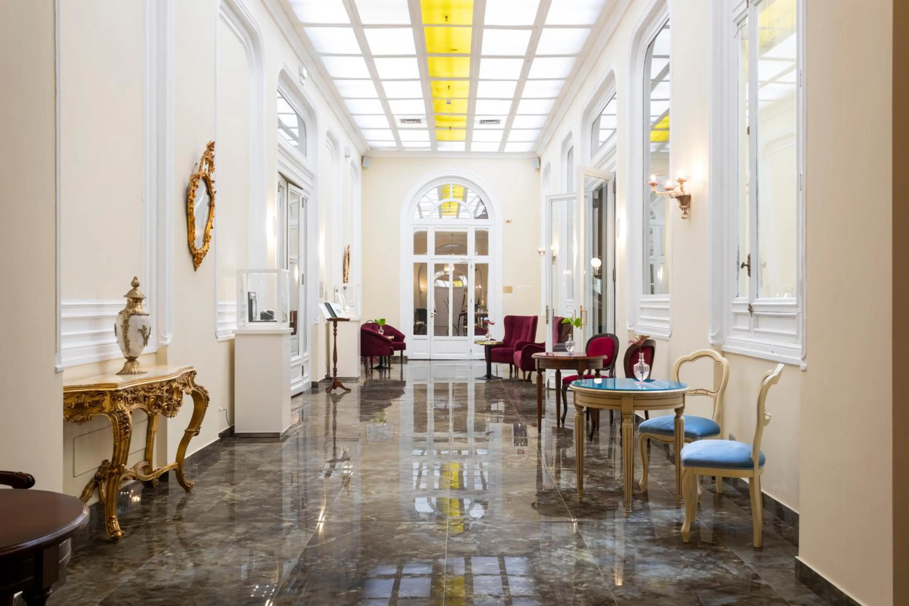 Lounge or bar in Grand Hotel Et Des Palmes