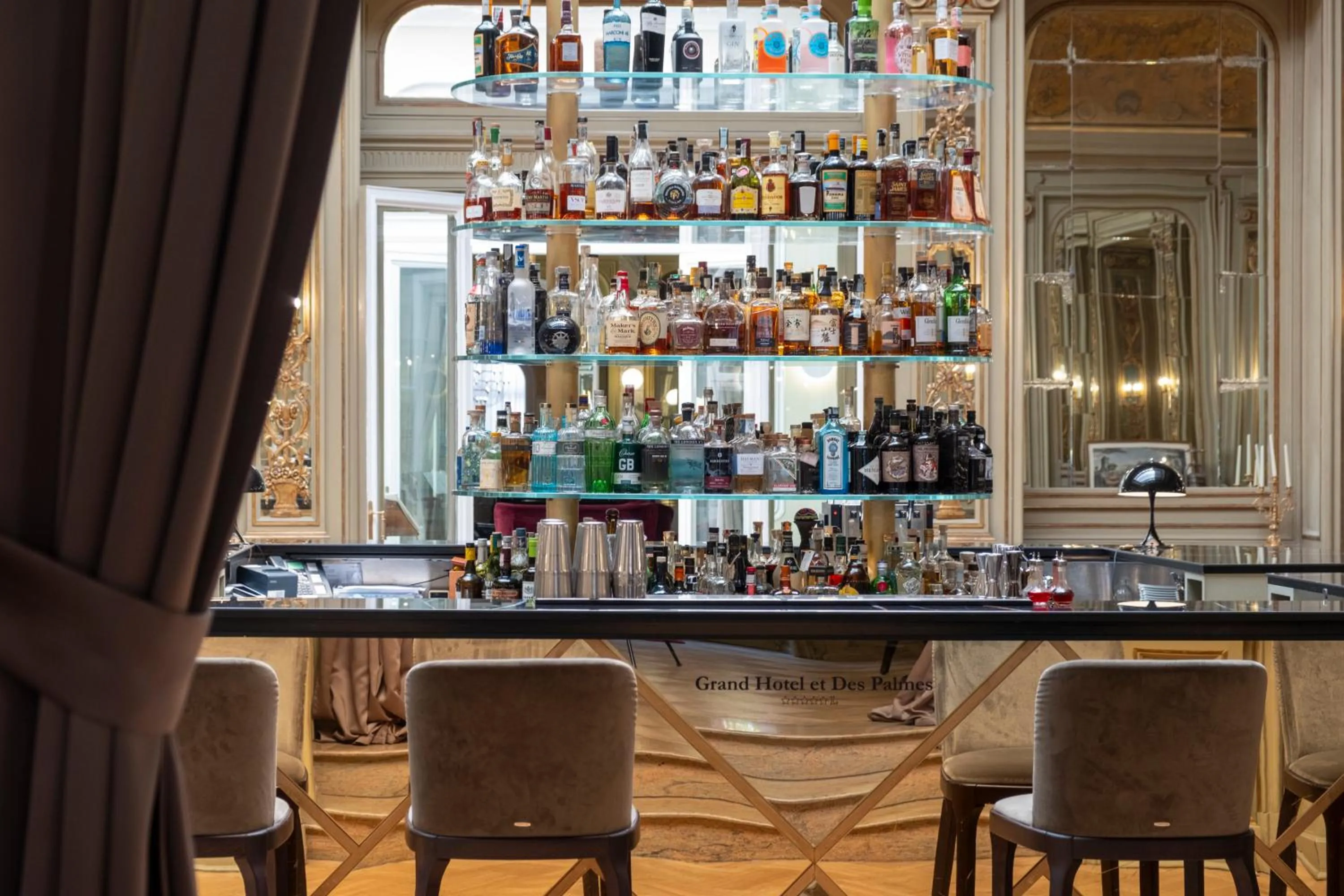 Lounge or bar in Grand Hotel Et Des Palmes