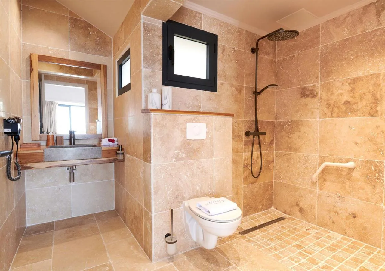 LES GALETS ROUGES LODGES & SPA