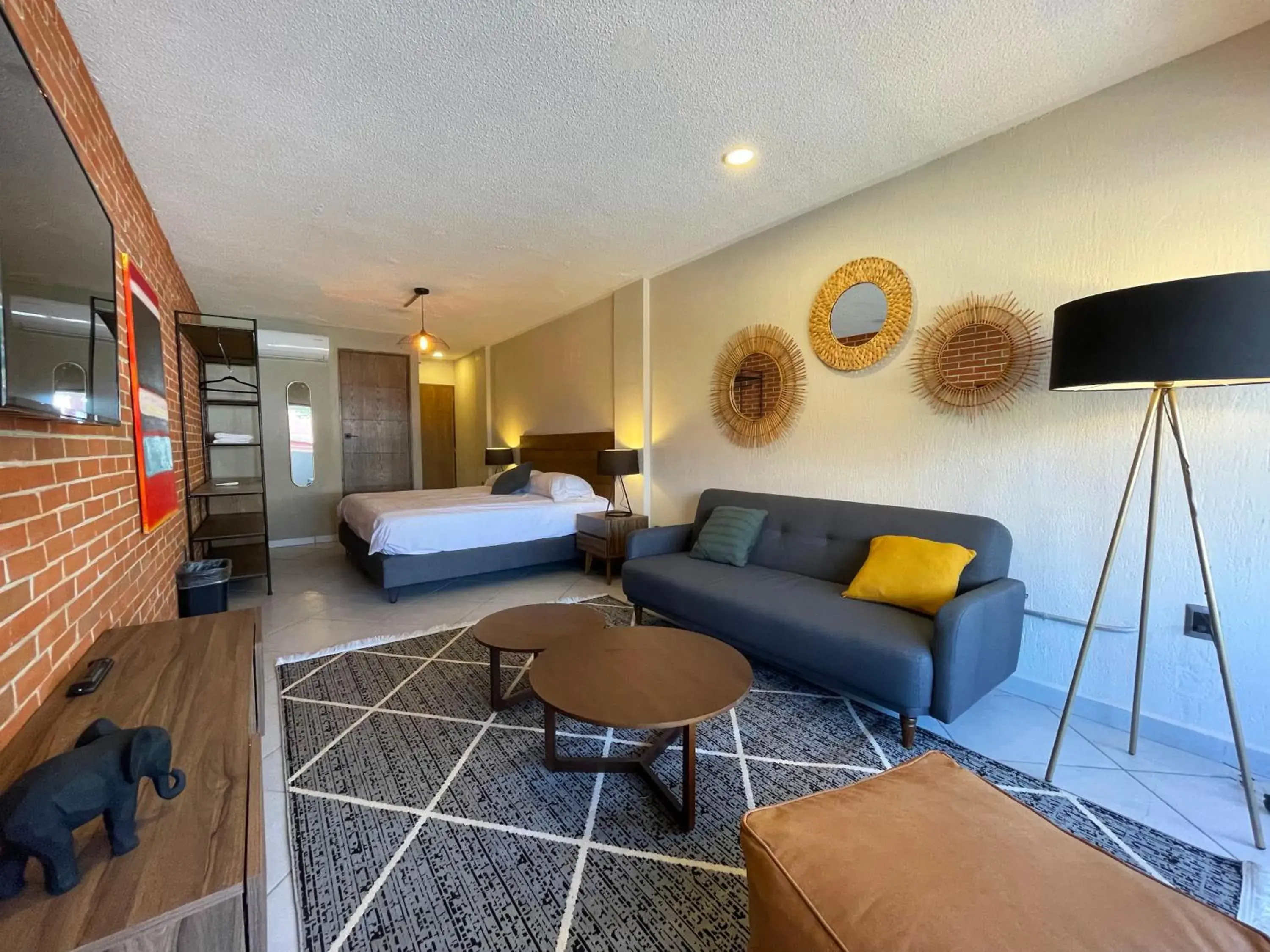 Studio with Balcony in Estacion Alameda Downtown Studio with Balcony in Estacion Alameda Downtown