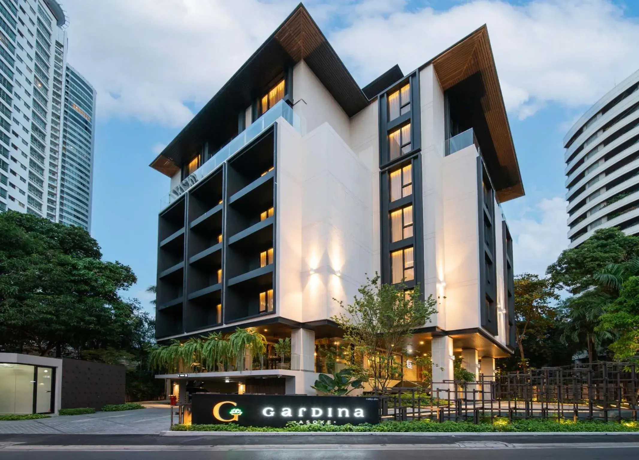 Property building in Gardina Asoke Hotel & Residence Property building in Gardina Asoke Hotel & Residence