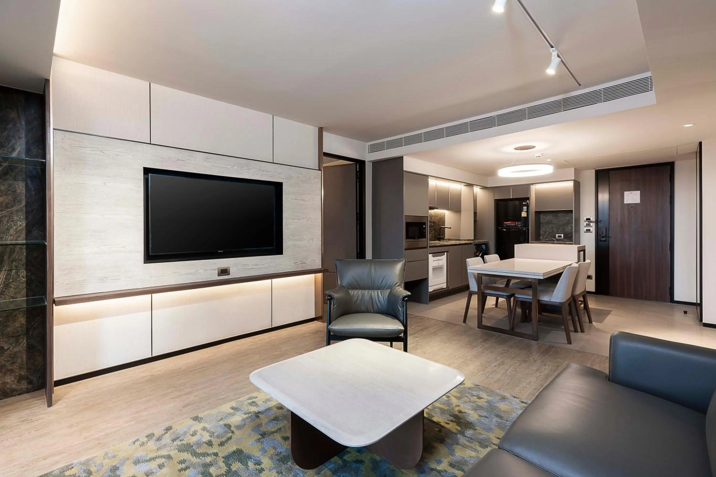 Kitchen or kitchenette in Gardina Asoke Hotel & Residence