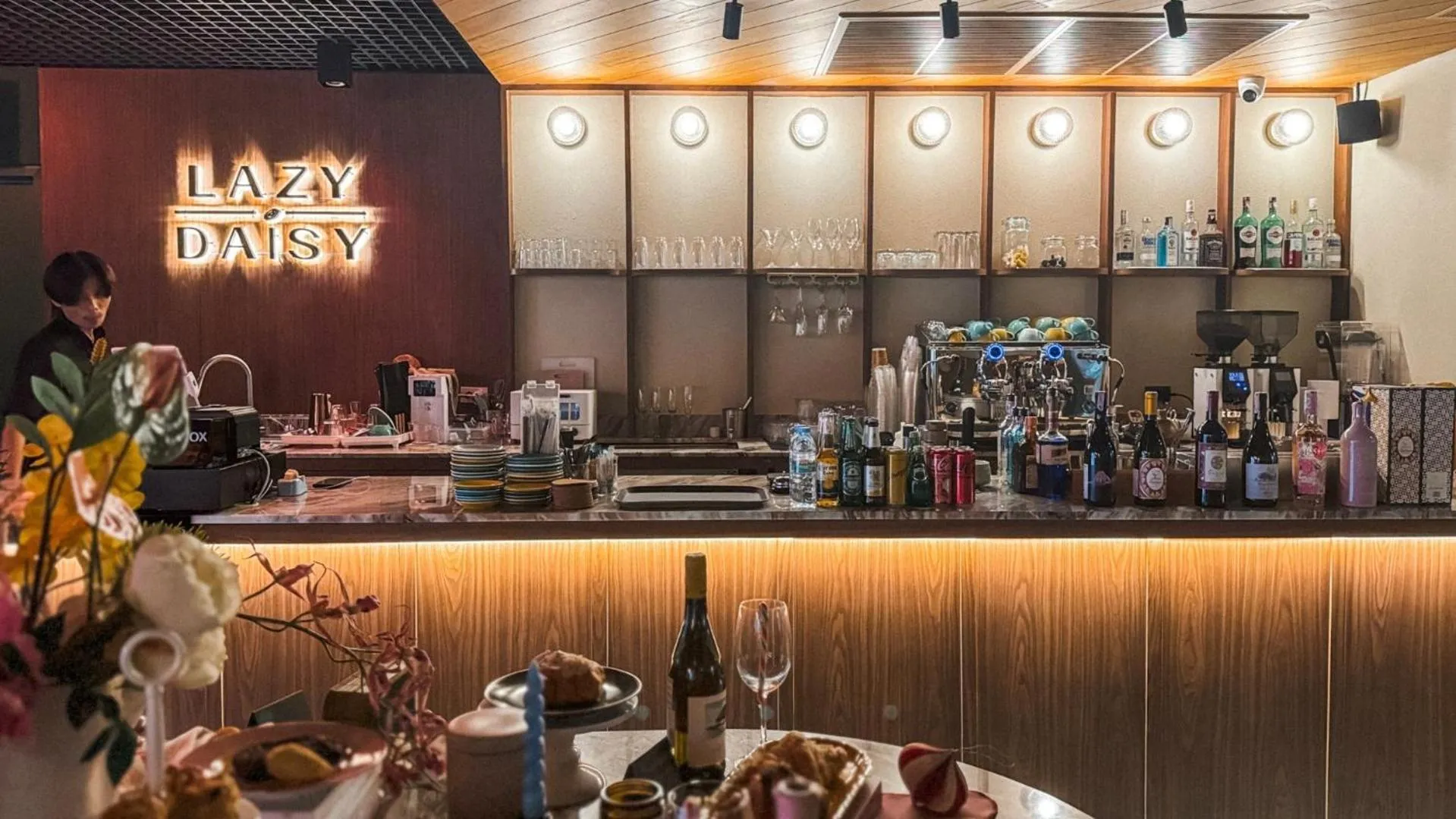 Food and drinks in Gardina Asoke Hotel & Residence