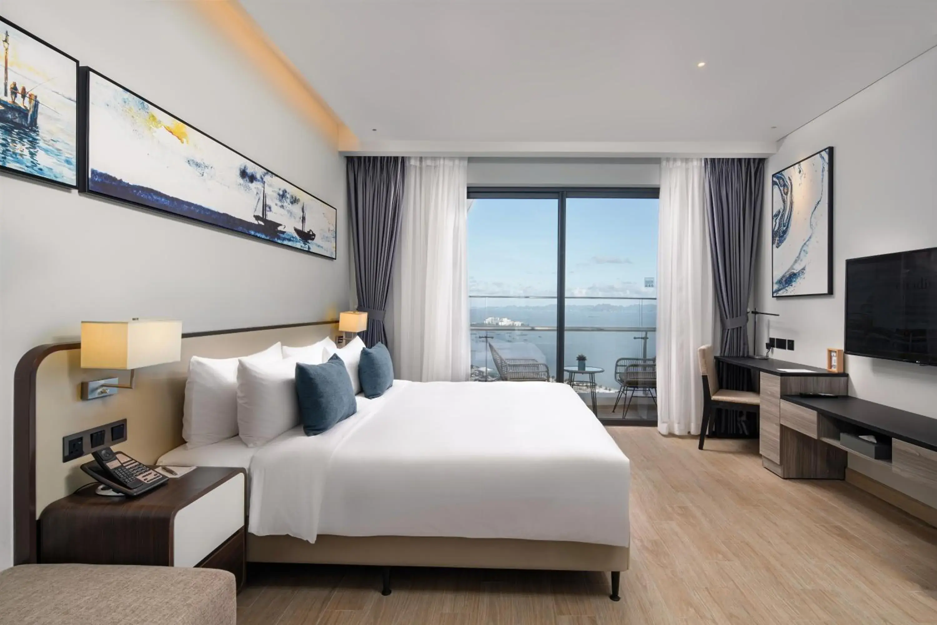 Bedroom, Bed in Citadines Marina Halong Bedroom, Bed in Citadines Marina Halong