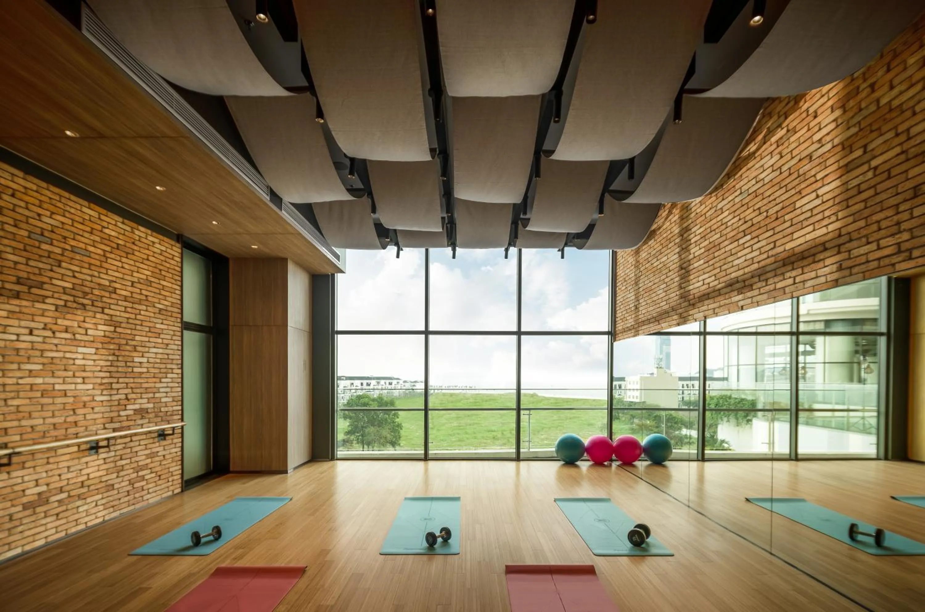 Fitness centre/facilities in Citadines Marina Halong