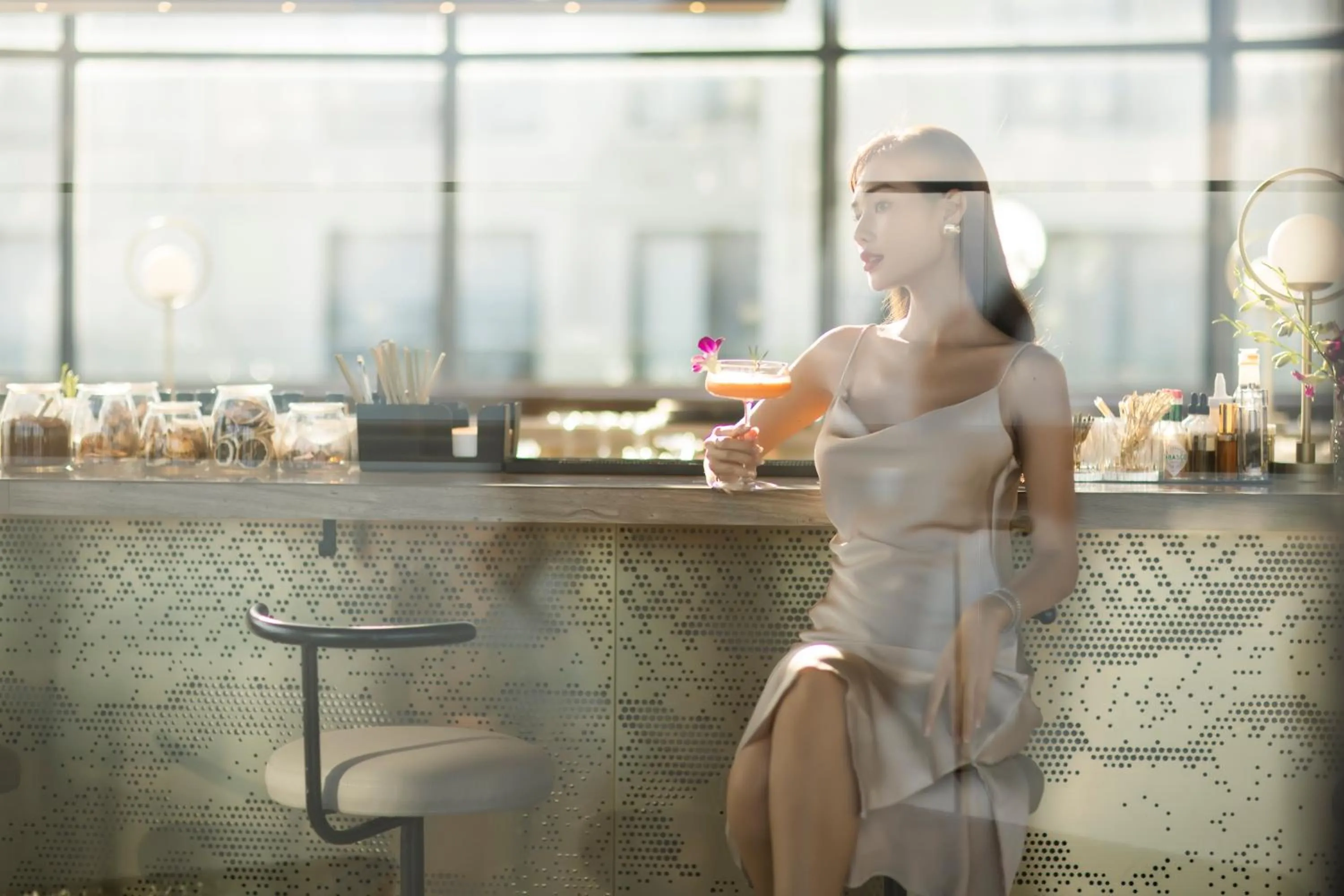 Lounge or bar in Citadines Marina Halong