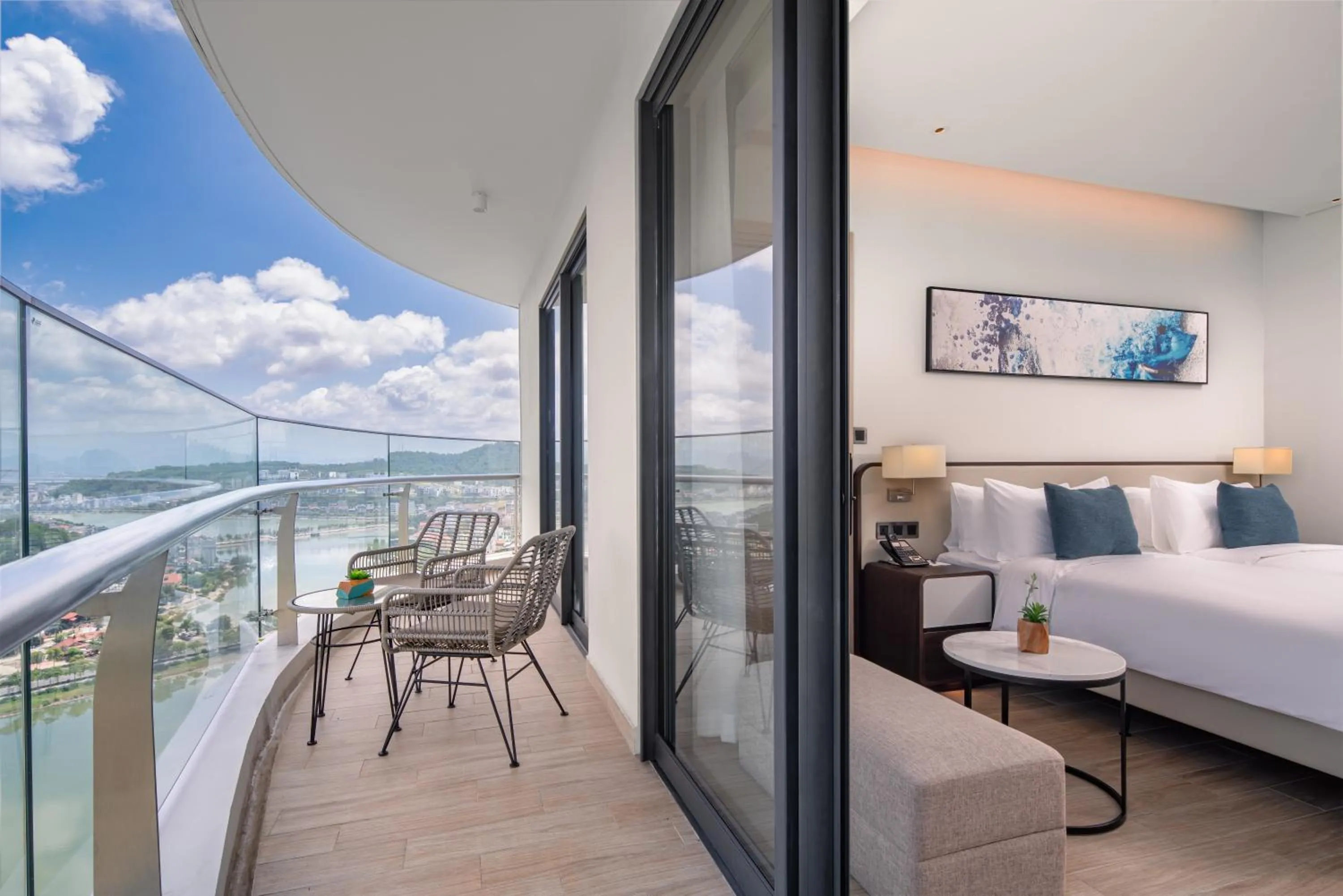Balcony/Terrace, Bed in Citadines Marina Halong