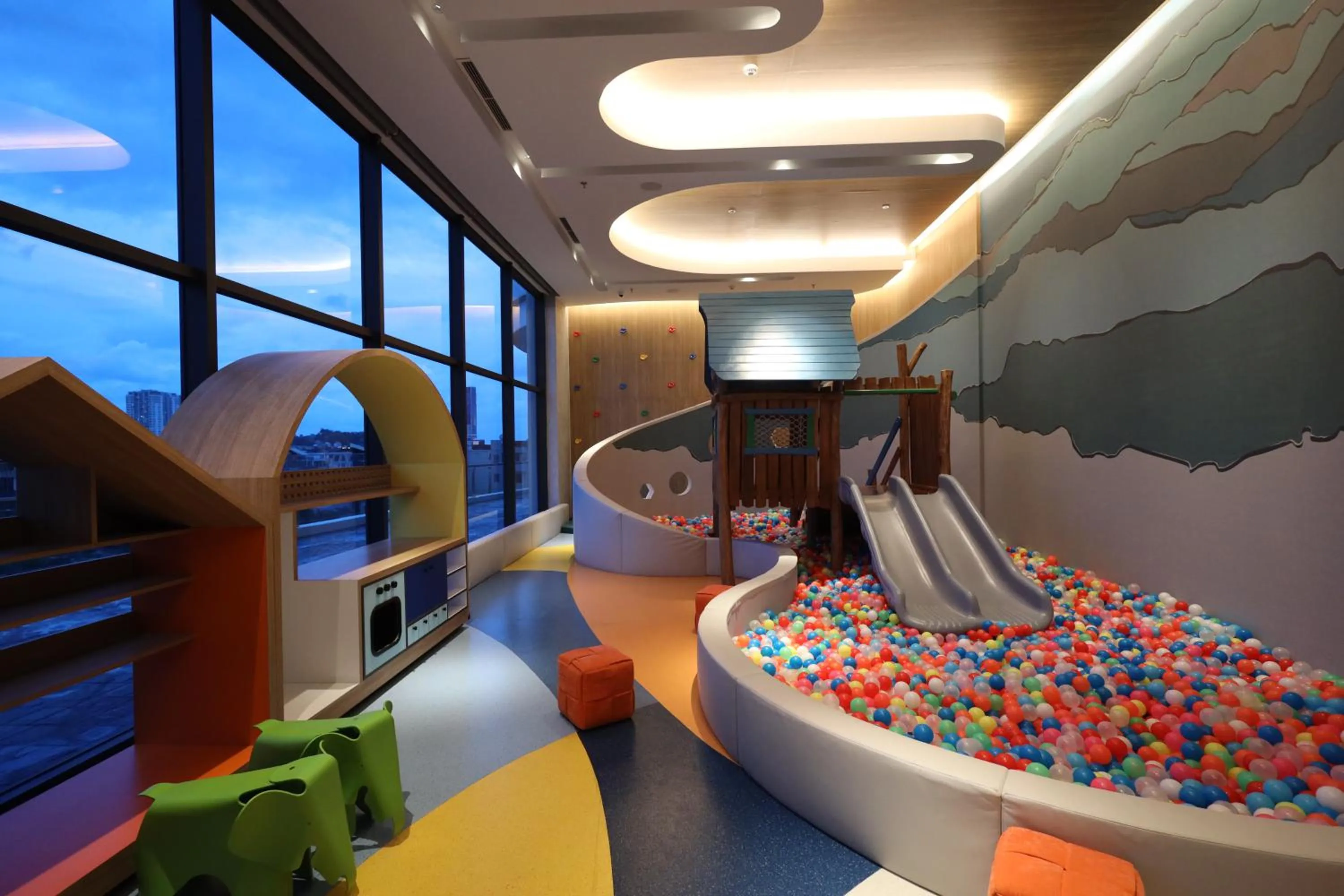 Kids's club in Citadines Marina Halong