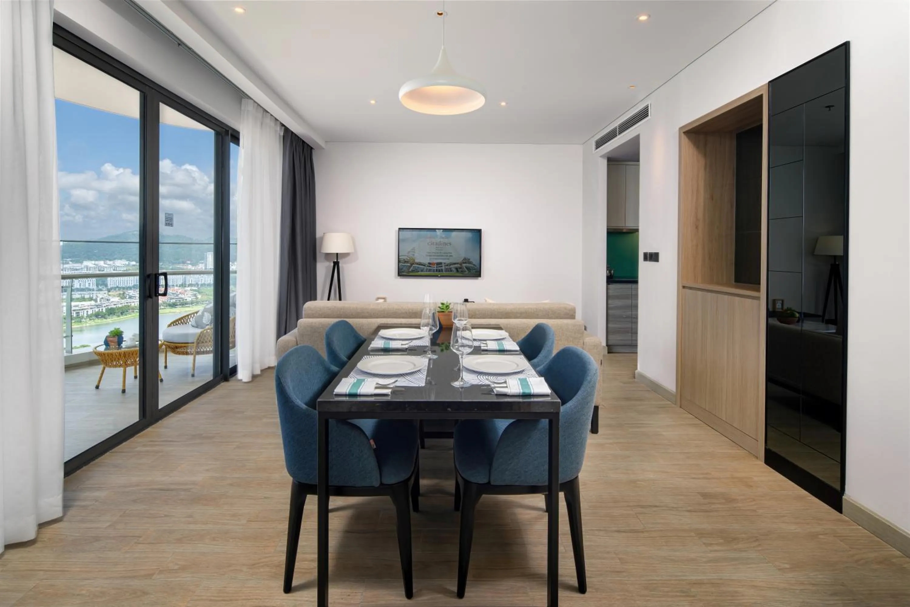 Dining area in Citadines Marina Halong