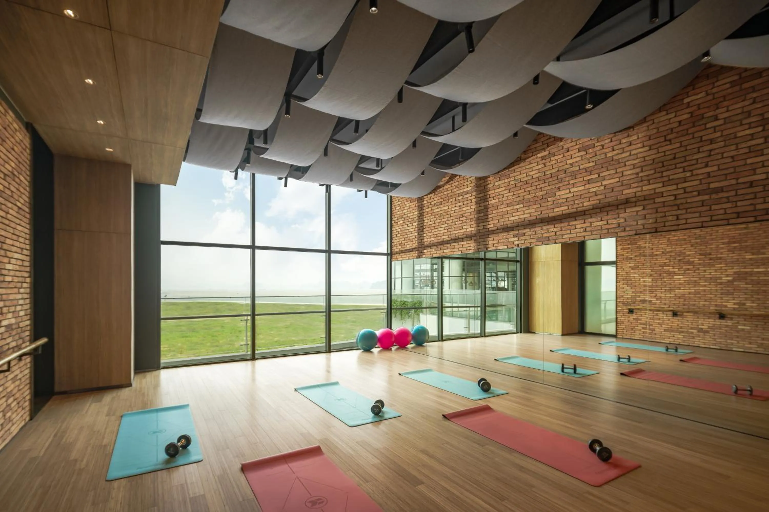 Fitness centre/facilities in Citadines Marina Halong