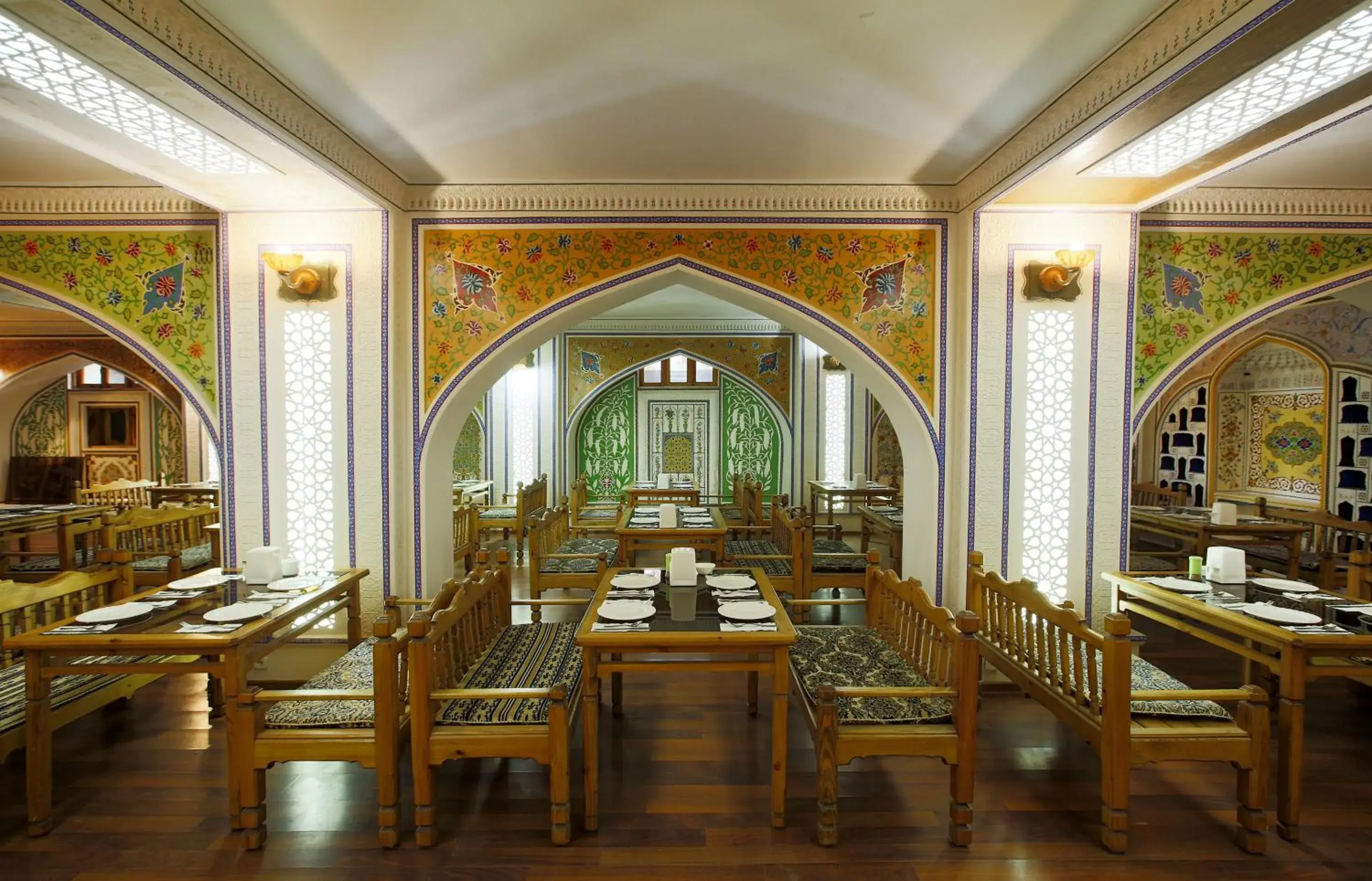 Restaurant/places to eat in Atlas Restaurant/places to eat in Atlas