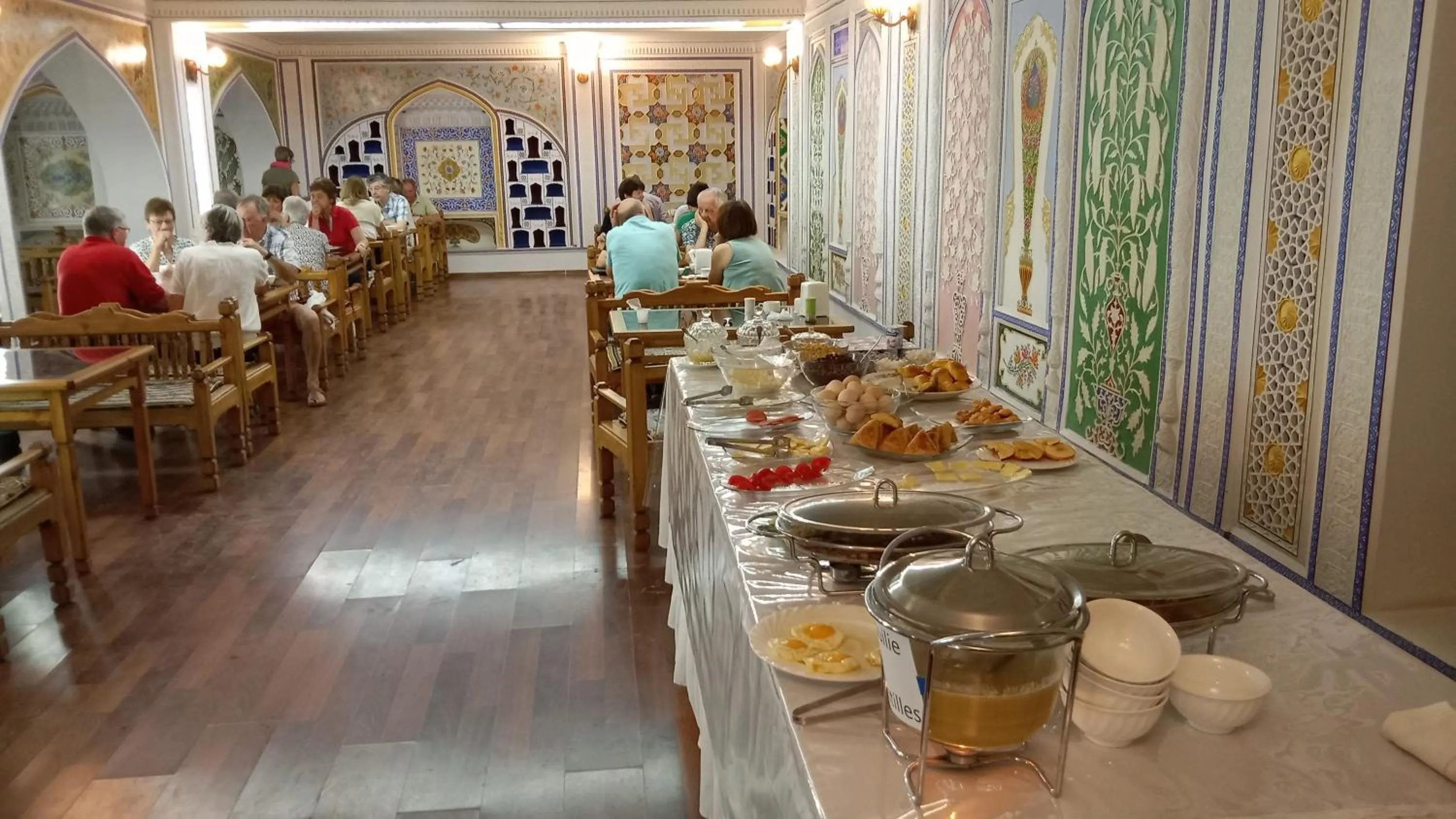 Buffet breakfast in Atlas