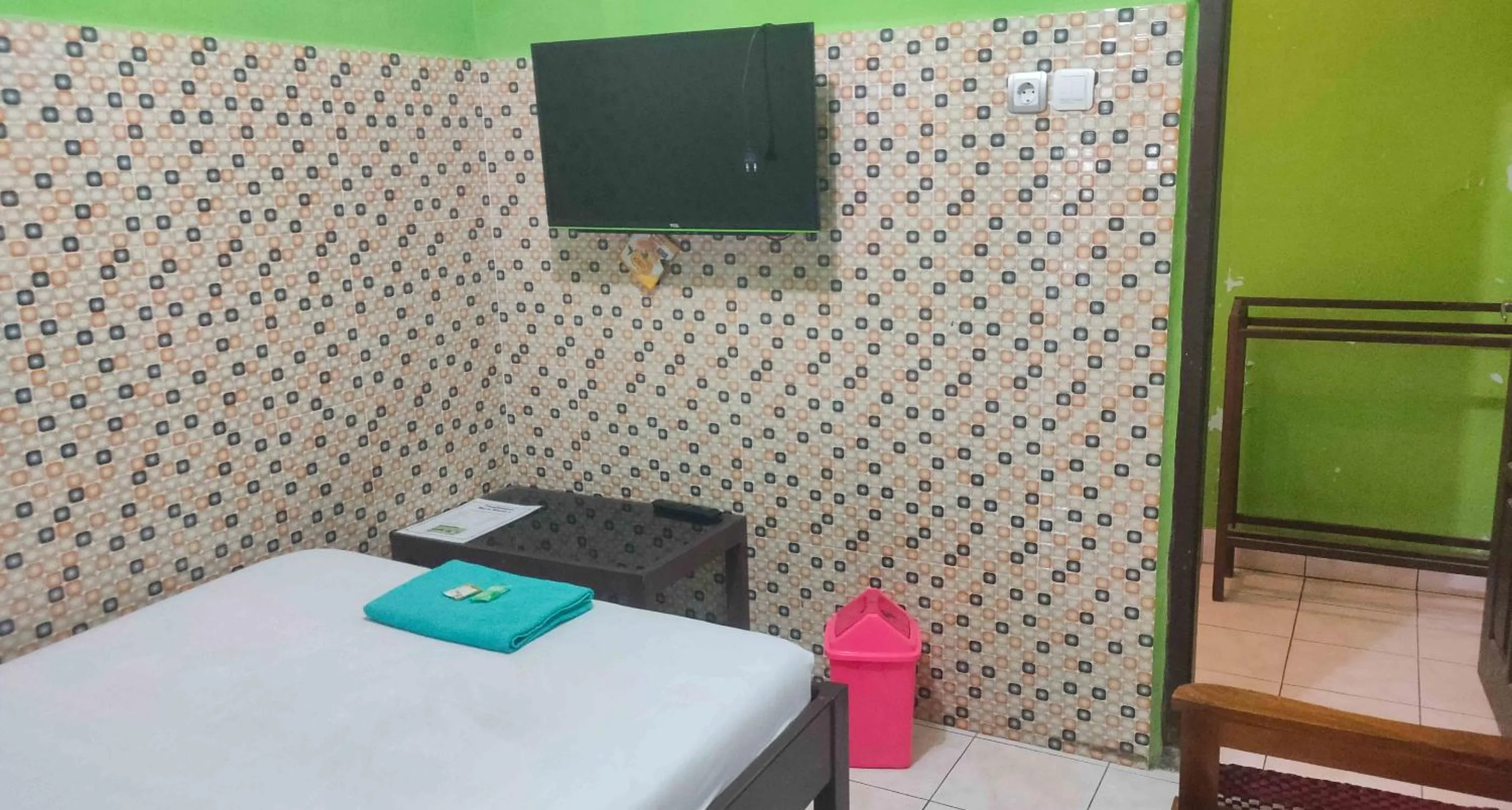 Bedroom, Bed in Bayu Murti Inn Kaliurang Yogyakarta RedPartner