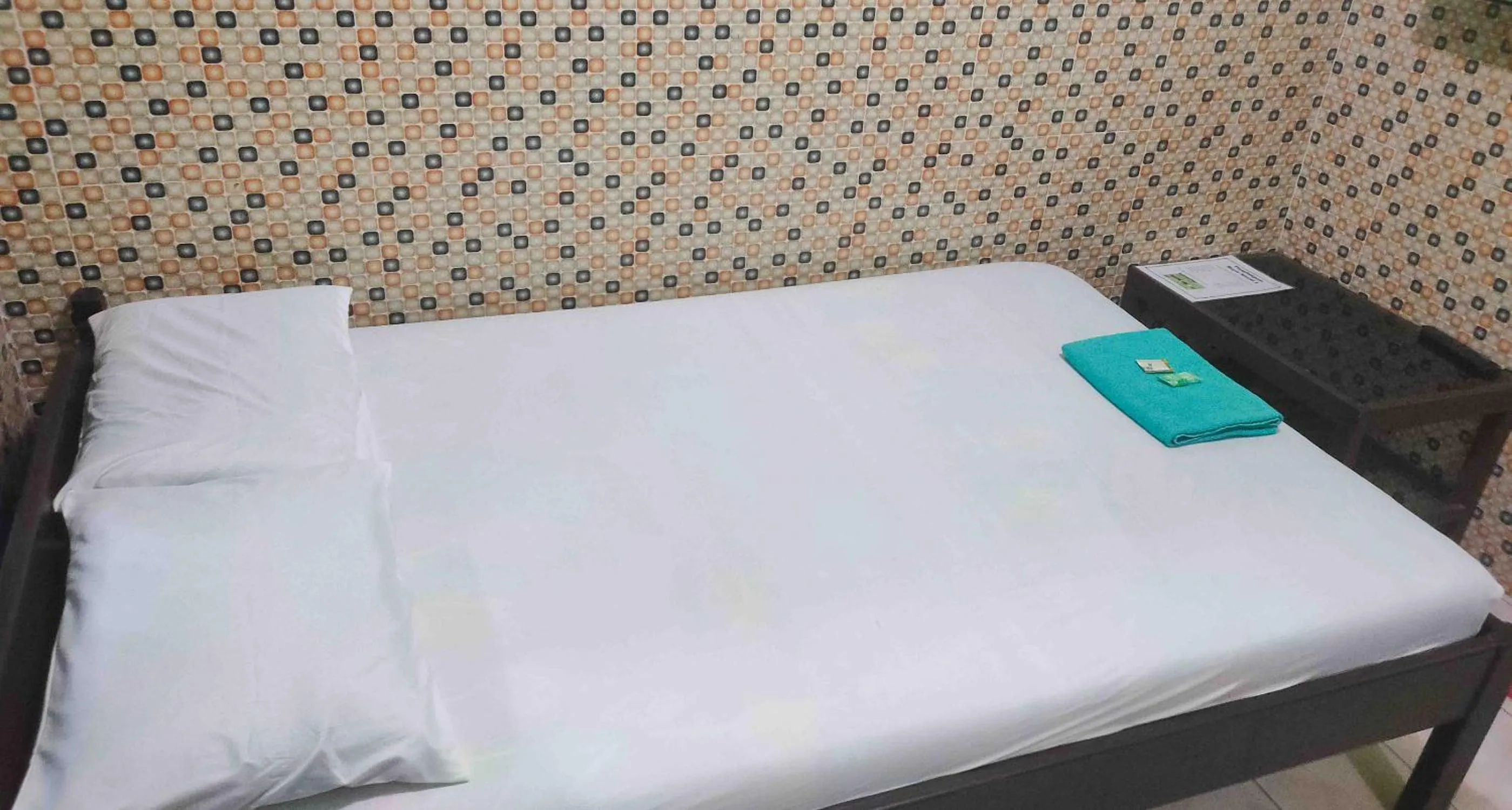 Bedroom, Bed in Bayu Murti Inn Kaliurang Yogyakarta RedPartner