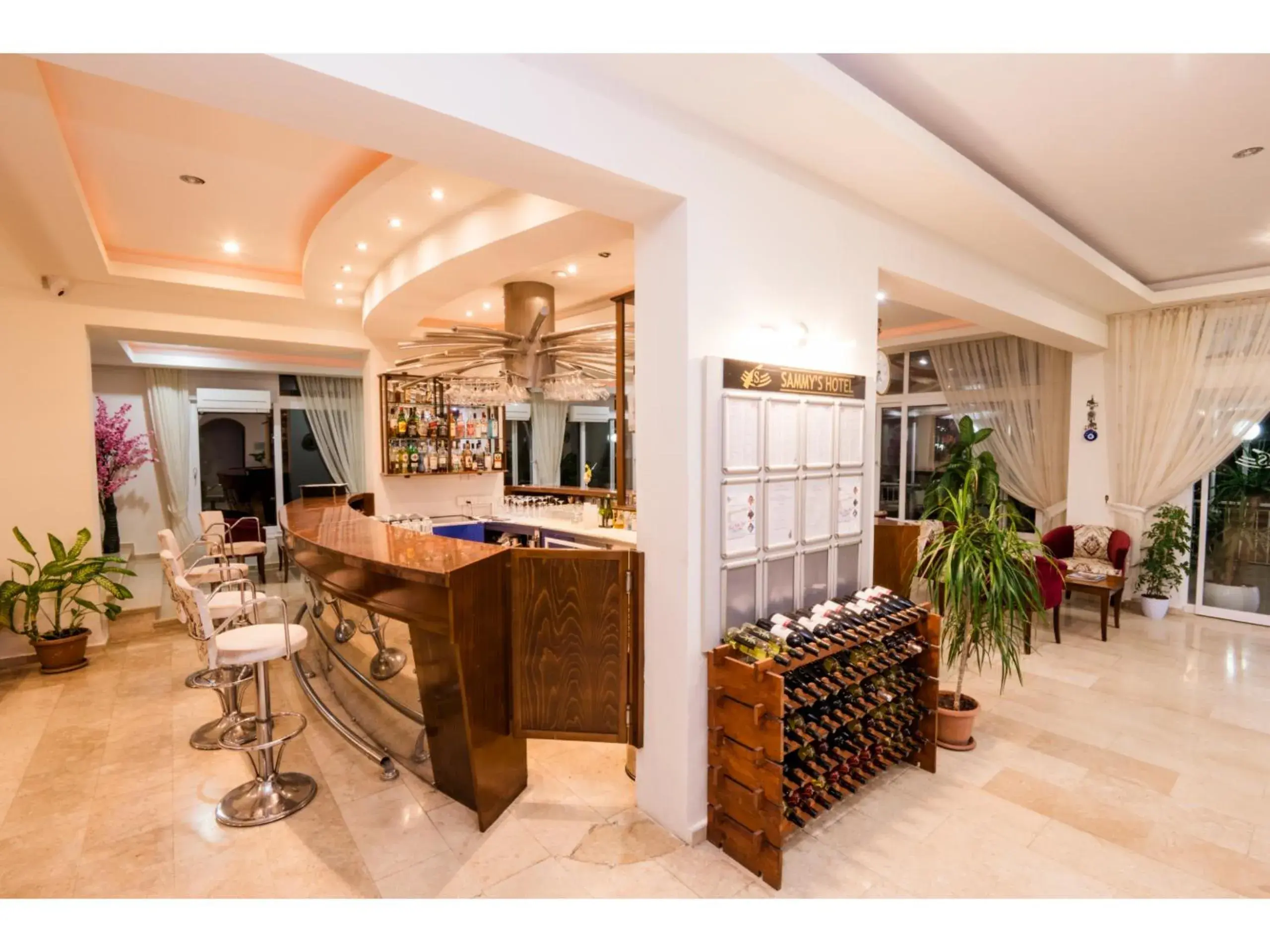 Living room in Sammy's Hotel Living room in Sammy's Hotel