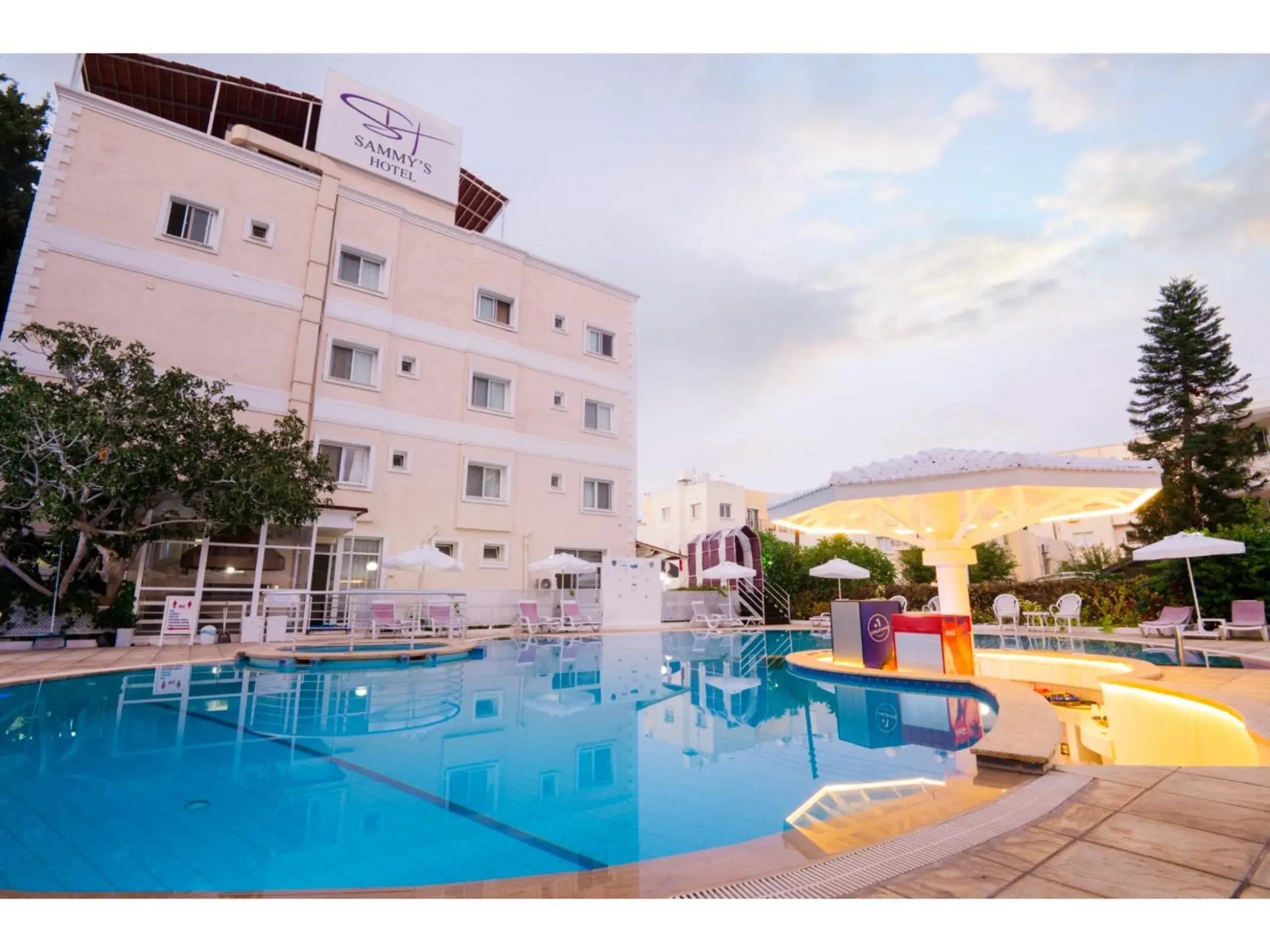 Property building in Sammy's Hotel Property building in Sammy's Hotel