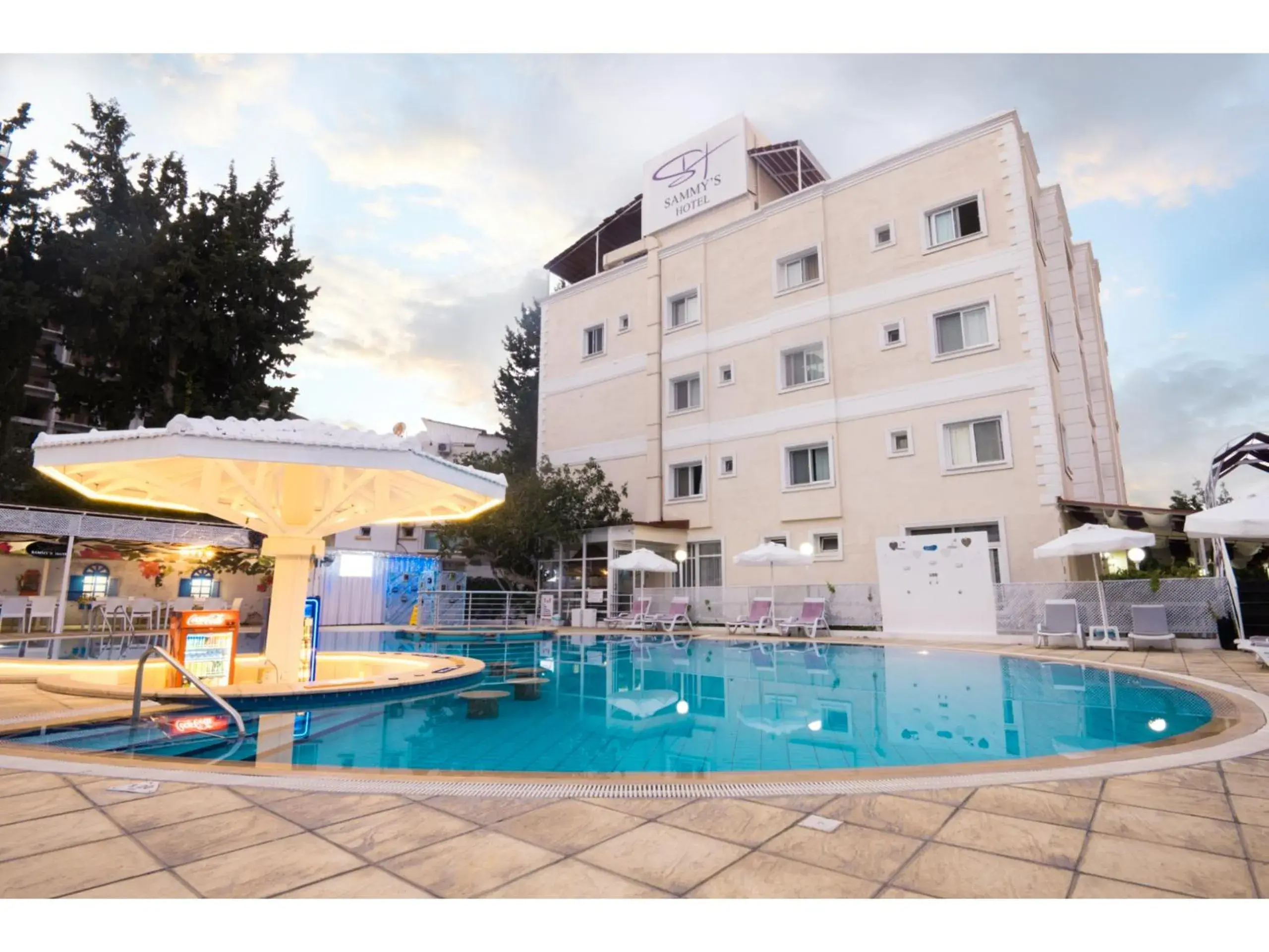 Property building in Sammy's Hotel Property building in Sammy's Hotel