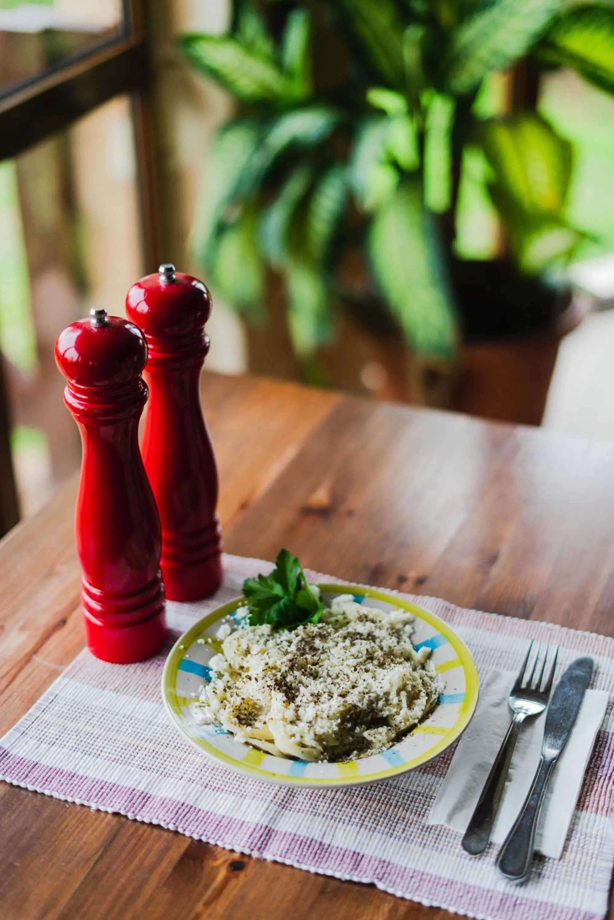 Food and drinks in Topset Hotel