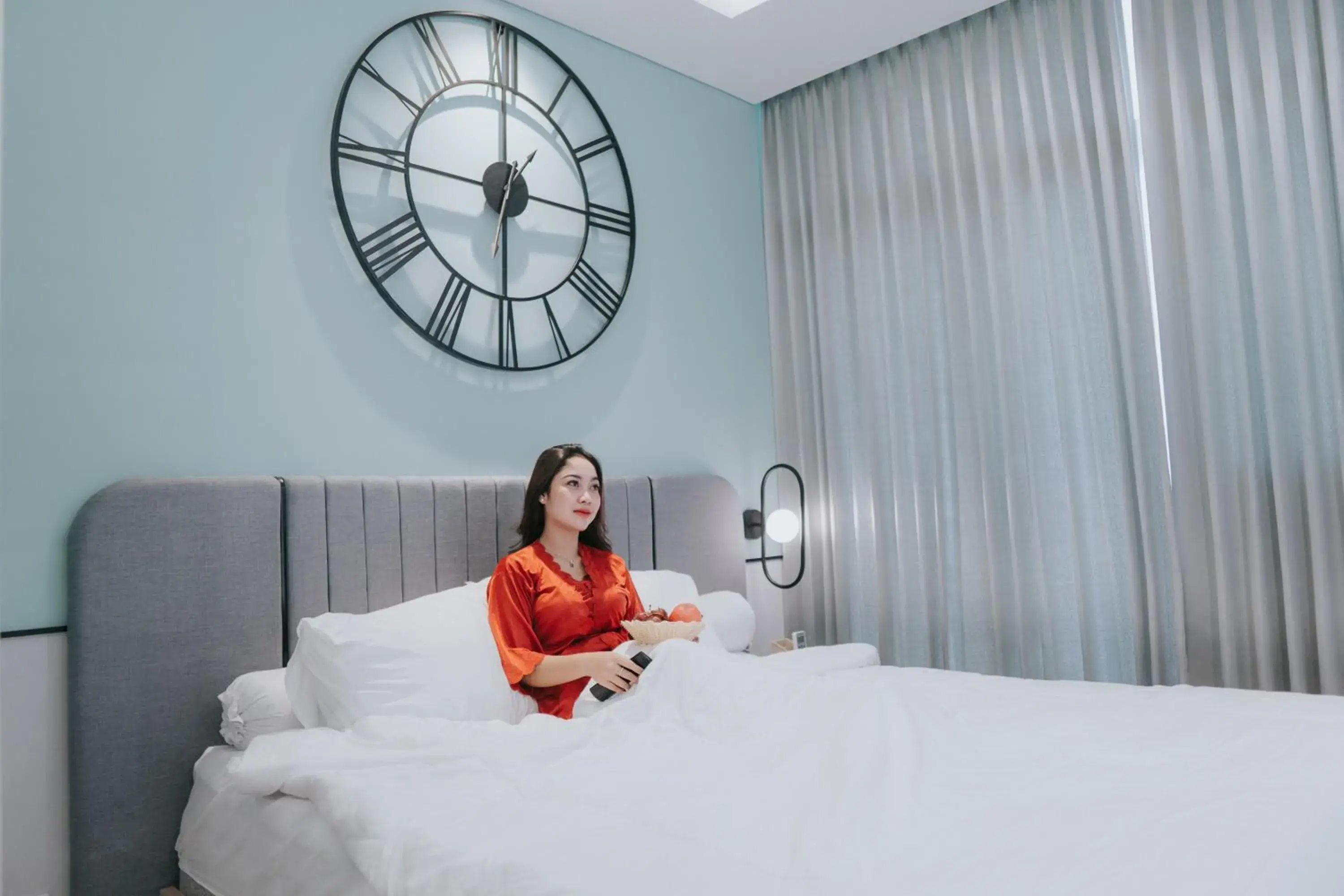 EMKA Lodge studio room the vertu apartemen ciputra world surabaya EMKA Lodge studio room the vertu apartemen ciputra world surabaya