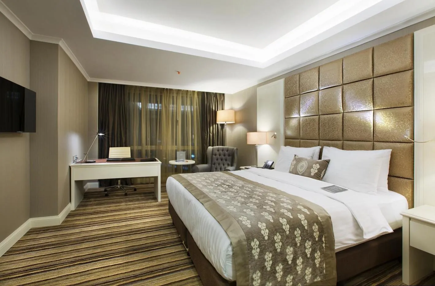 Bed in Dedeman Bostanci Istanbul Hotel & Convention Center