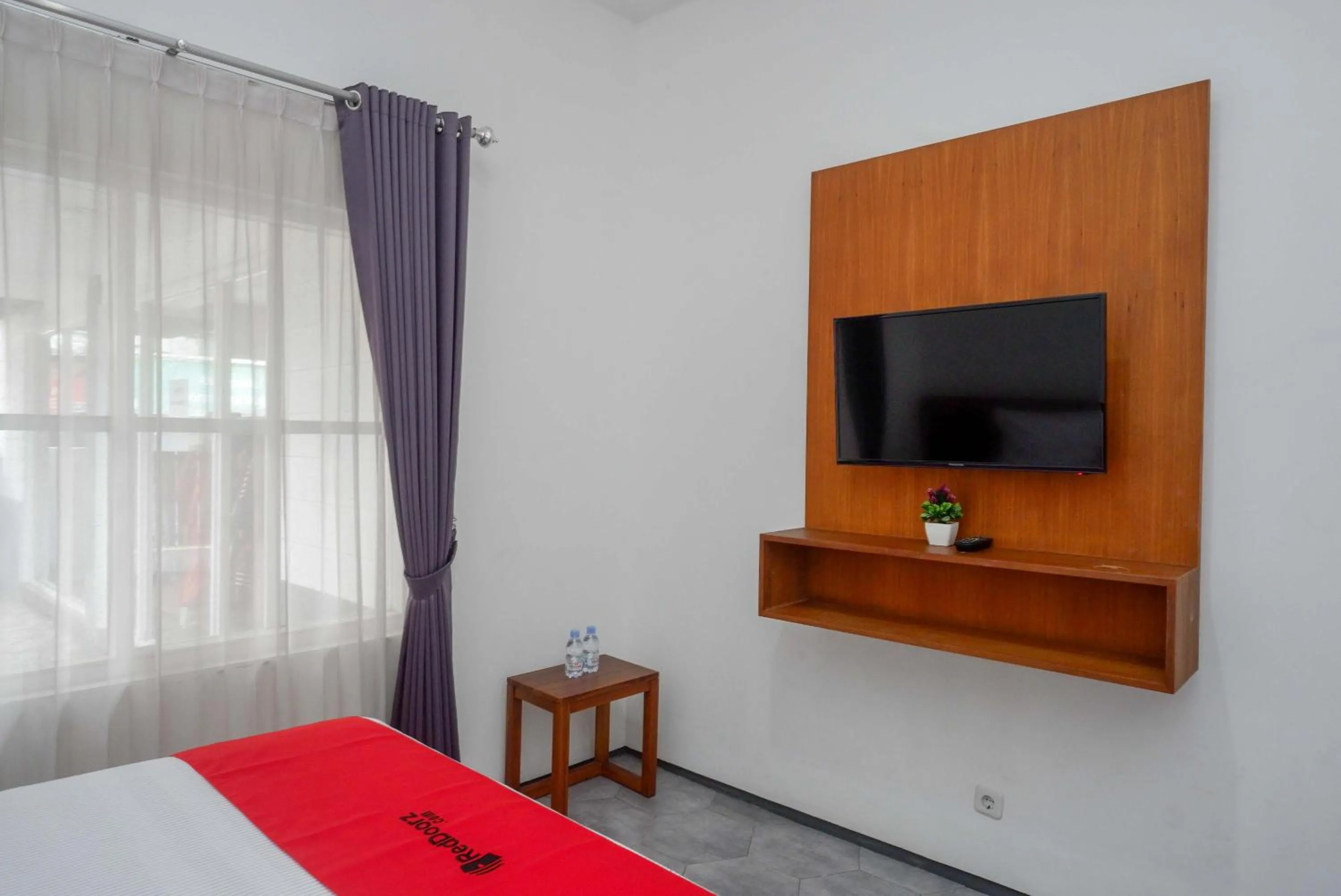 Bed in RedDoorz near XT Square 4