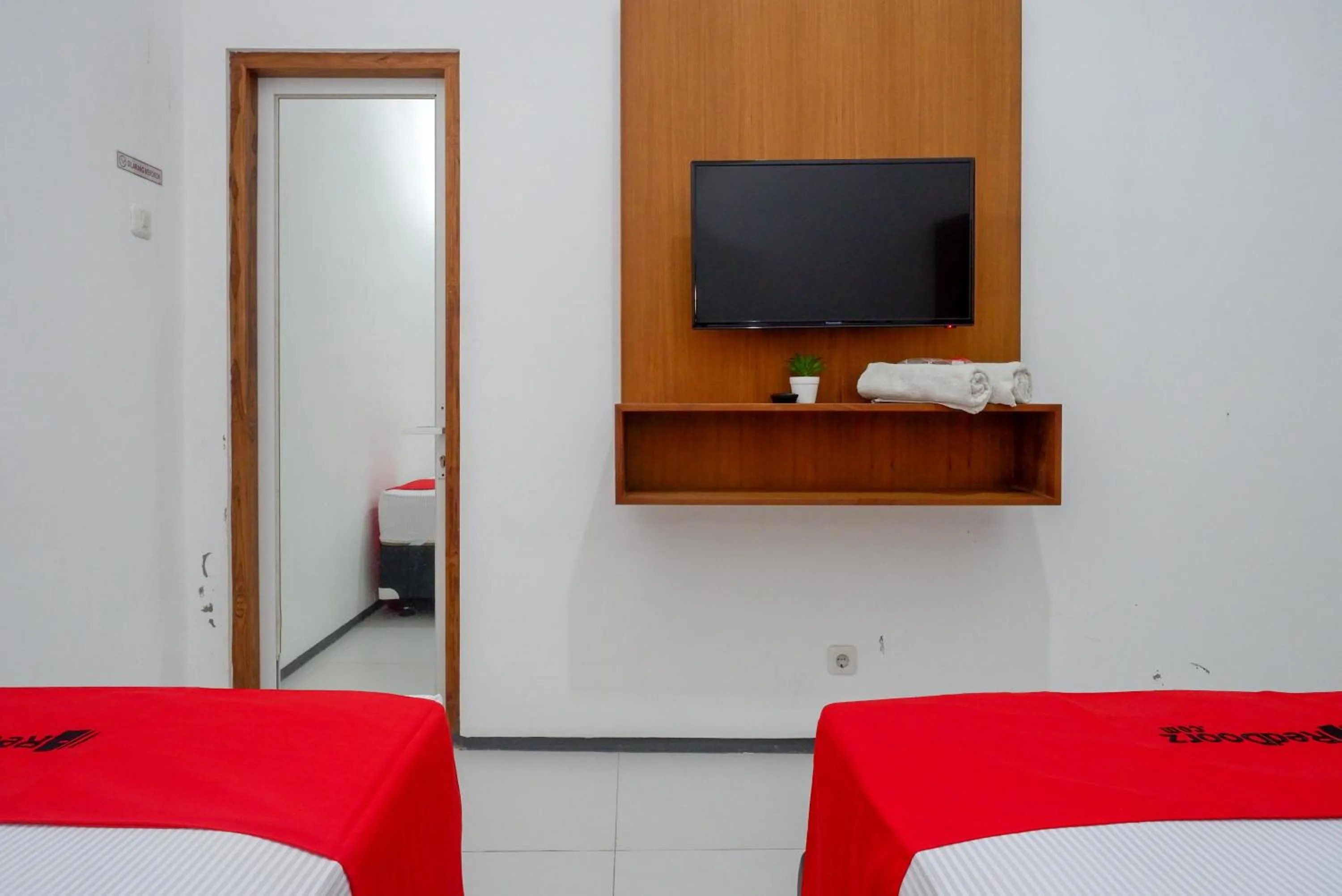 Bed in RedDoorz near XT Square 4