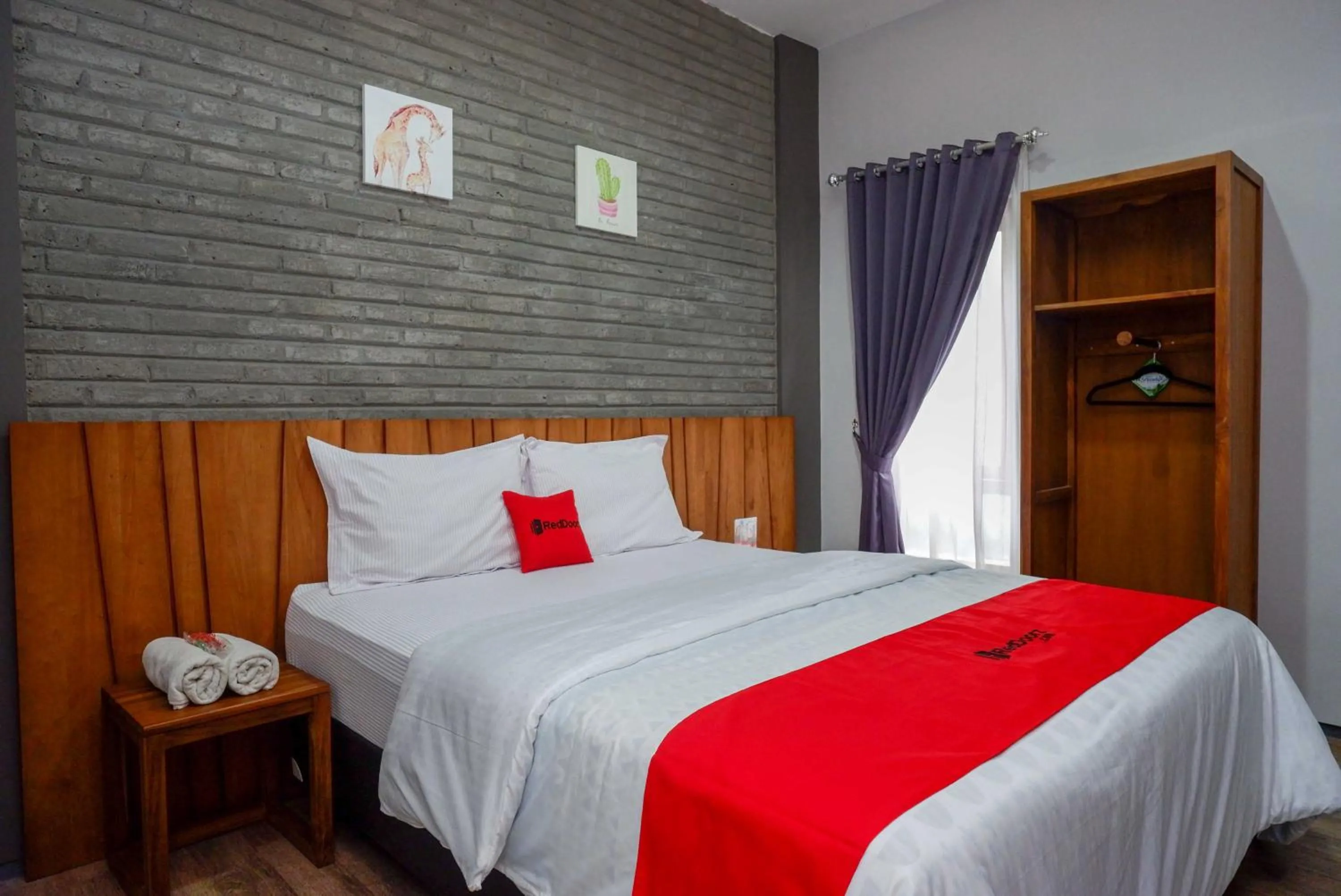 Bed in RedDoorz near XT Square 4